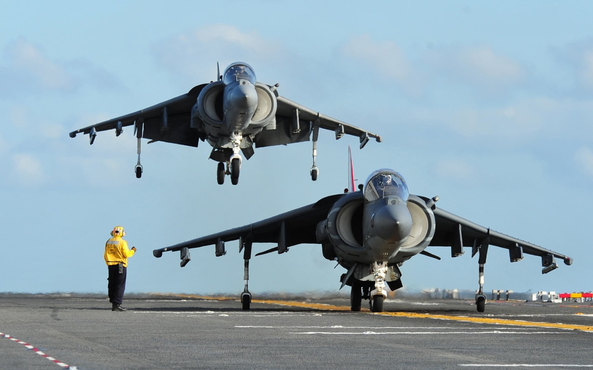 airplane, mode of transportation, full length, airport runway, industry, adult, one person, military, freight transportation, business, av 8b harrier ii military aircraft aircraft, HD Wallpaper