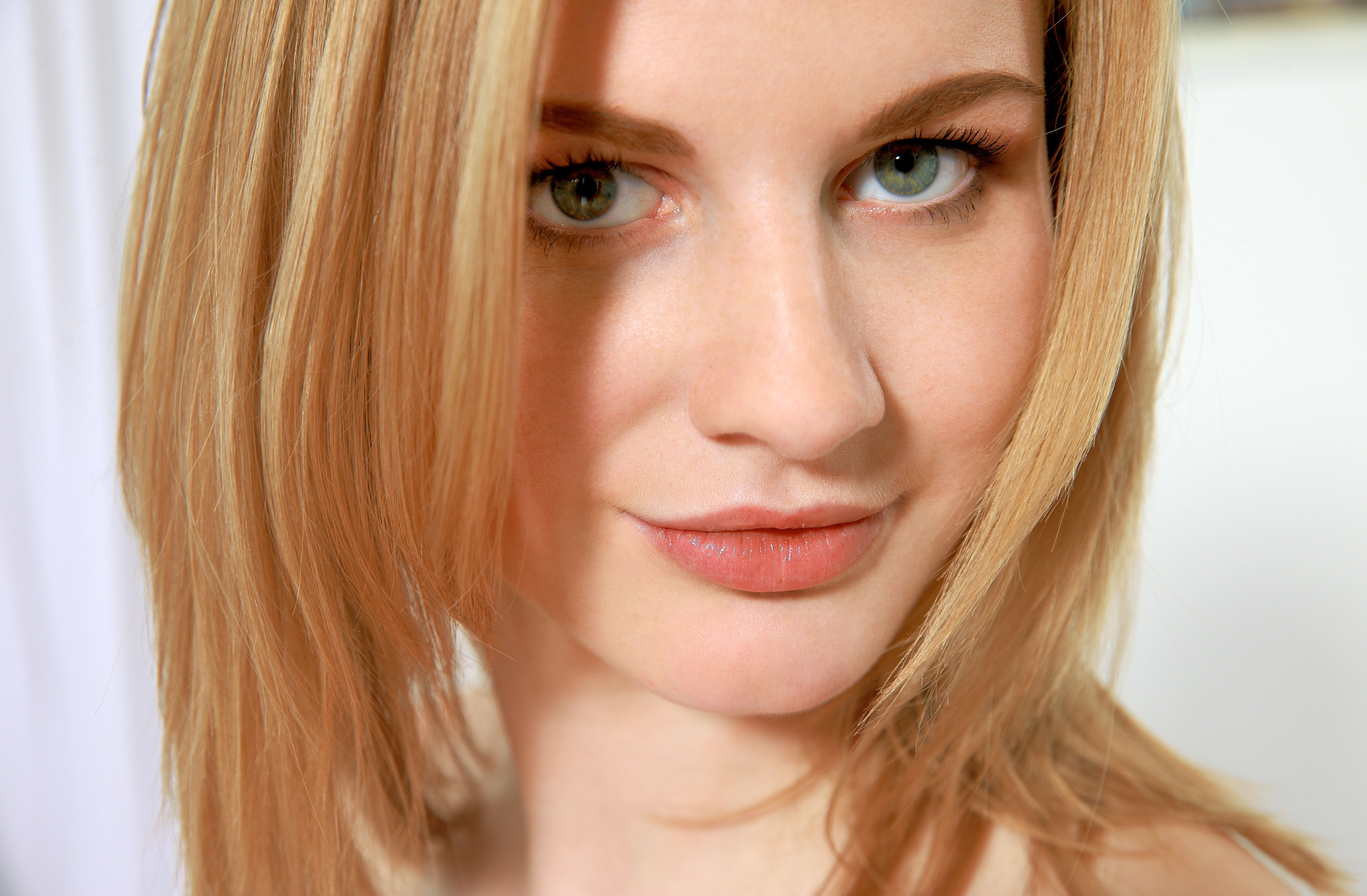 one person, human face, human lips, beautiful woman, close-up, beauty, portrait, beautiful people, margo blonde green eyes, hair, young adult, body part, HD Wallpaper