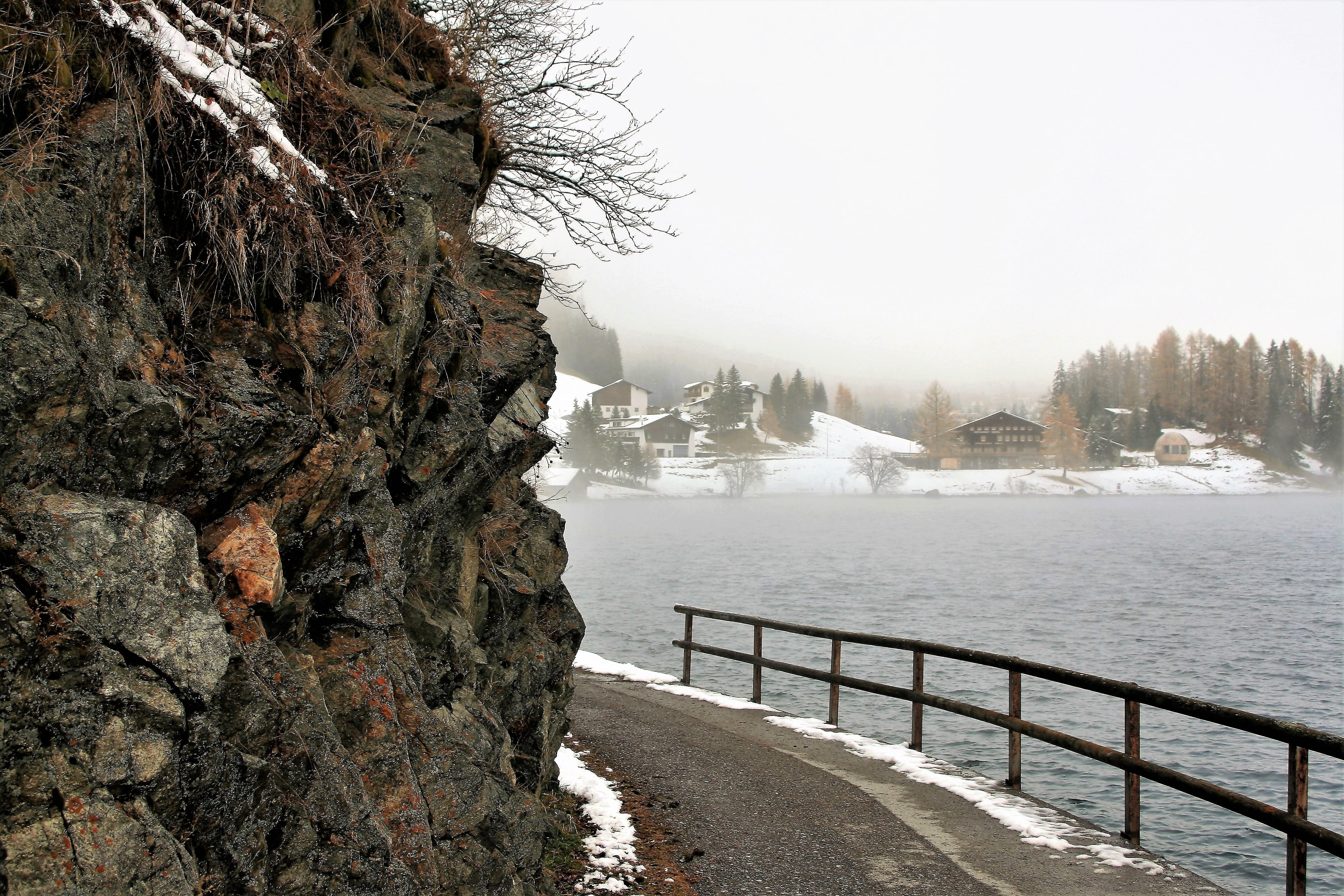 bridge - man made structure, urystyczny, relax, 4K, mountains, scenery, view, fog, spacer, mood, connection, beauty in nature, tree, houses, loneliness, HD Wallpaper