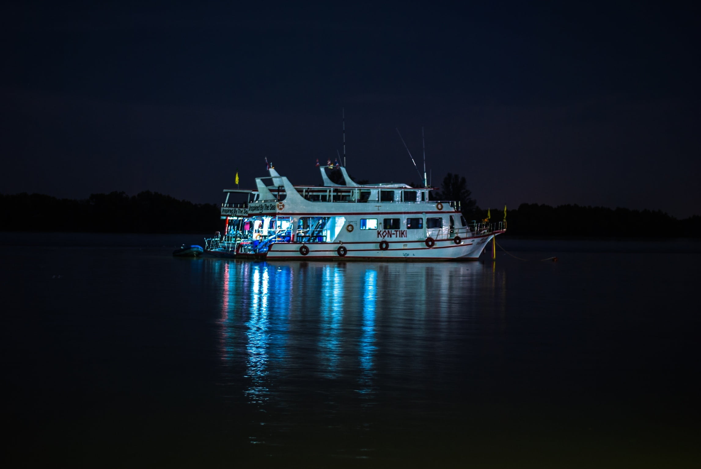 yacht, sea, wealth, reflection, travel, luxury, travel destinations, 1080P, outdoors, sky, recreational boat, peace, transportation, craft, sailing, night, HD Wallpaper