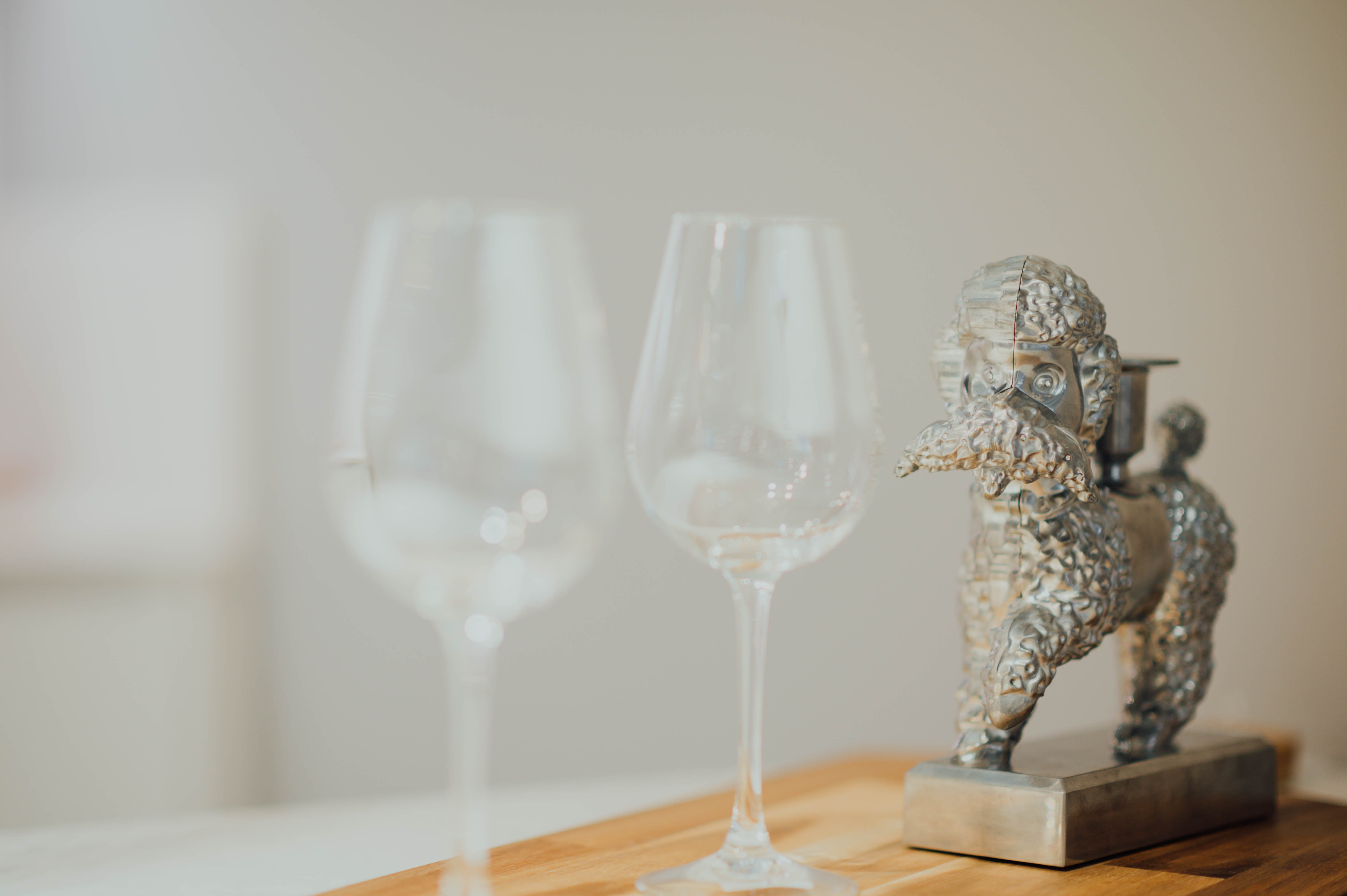 footed, copy space, wine, no people, home decor, wooden, still life, toy, wood - material, accessories, red wine, selective focus, indoors, glasses, beverage, HD Wallpaper
