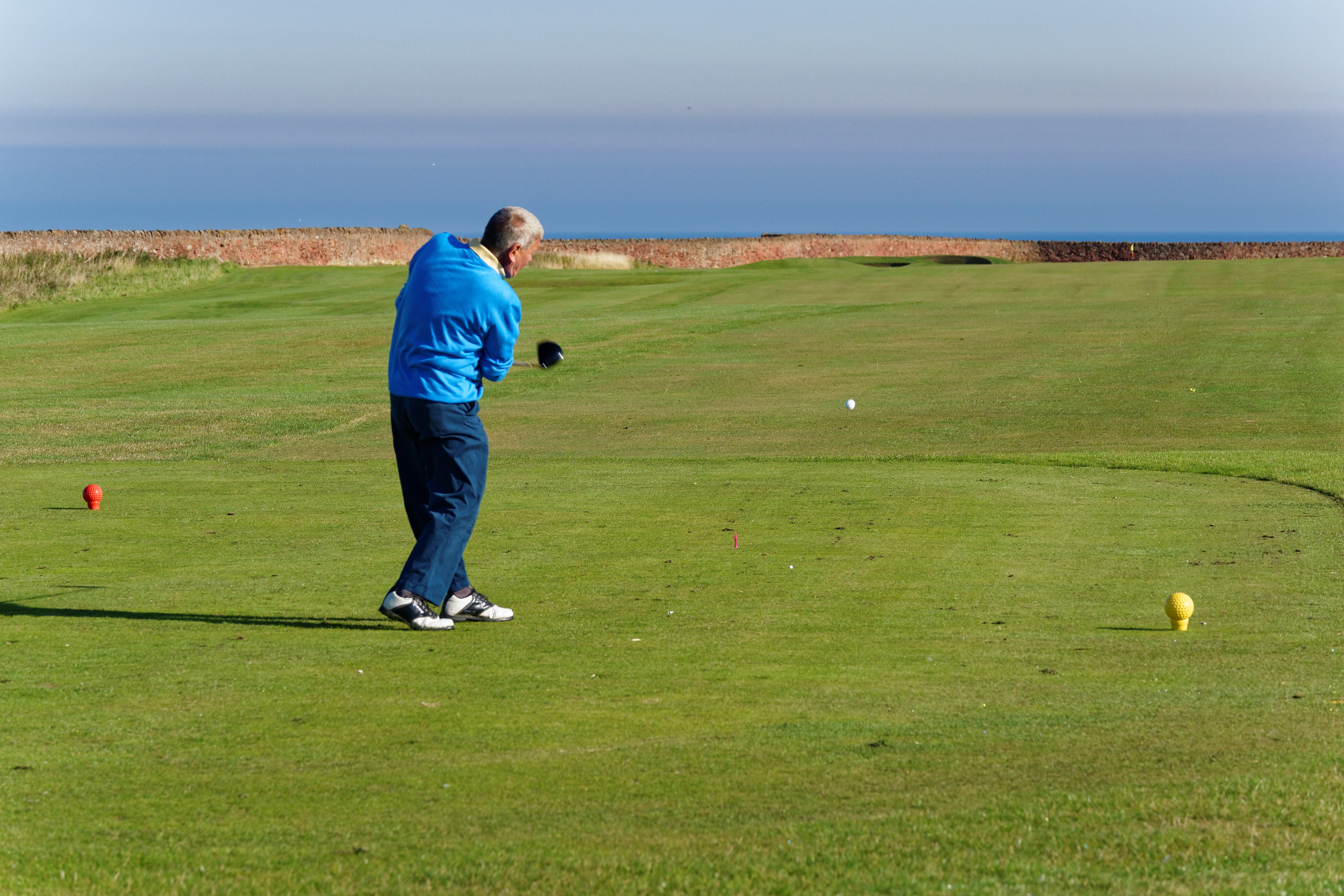 hit, activity, man, playing, sky, golfer, sea, one person, grass, leisure, golf, men, fairway, golf swing, ball, standing, tee, full length, landscape, HD Wallpaper