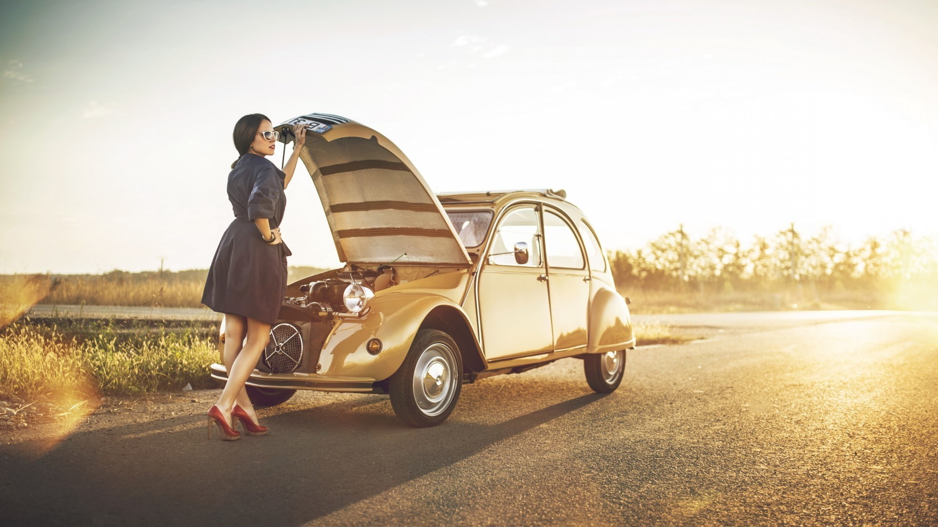 1080P, car old car classic car women citron engines road grass sunlight sunglasses coats brunette long hair high heels citroen 2cv red lipstick trees nature, HD Wallpaper