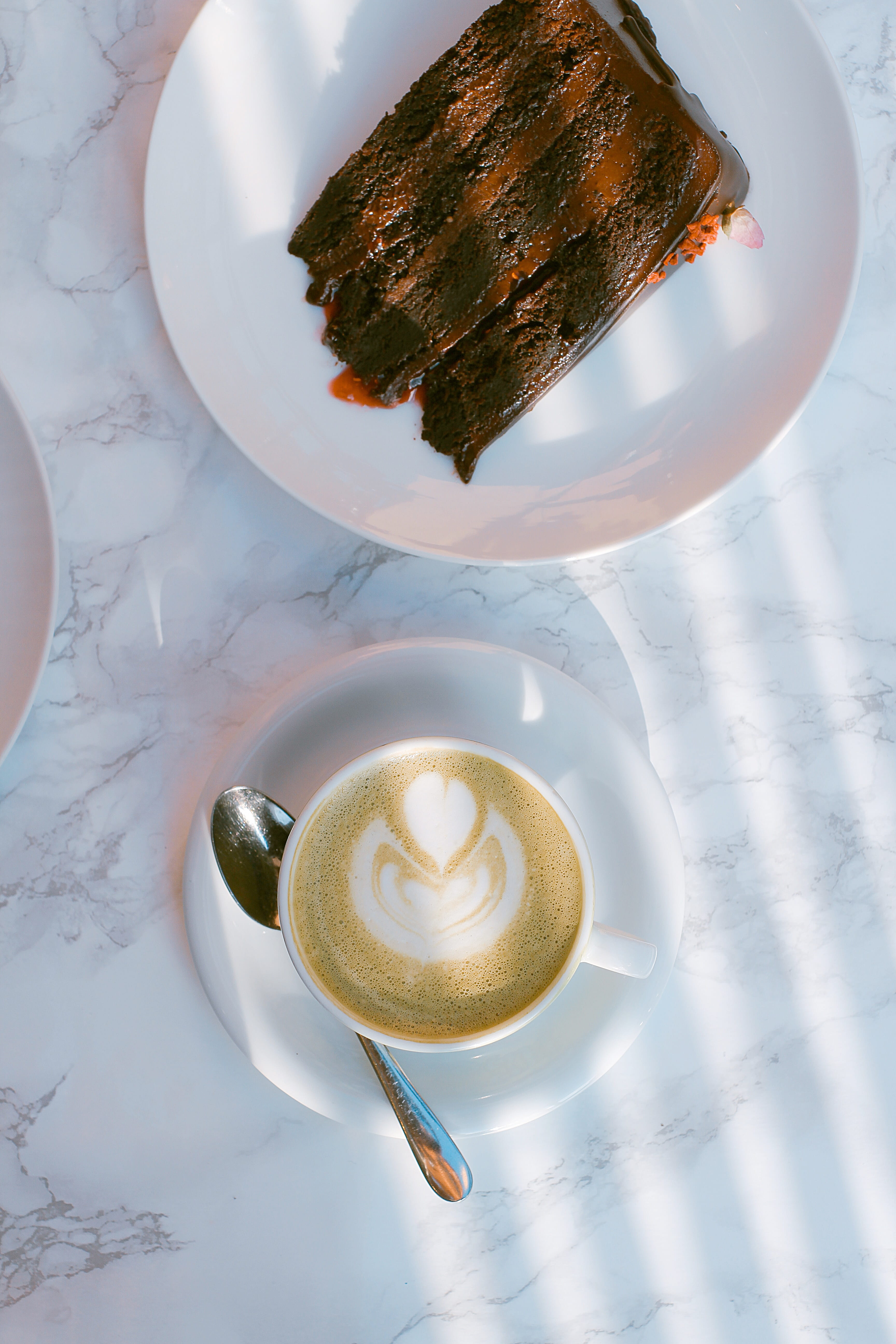 cake, crockery, food and drink, no people, kitchen utensil, temptation, table, london, mug, drink, food, freshness, coffee, still life, sweet, plate, indoors, Phone HD Wallpaper