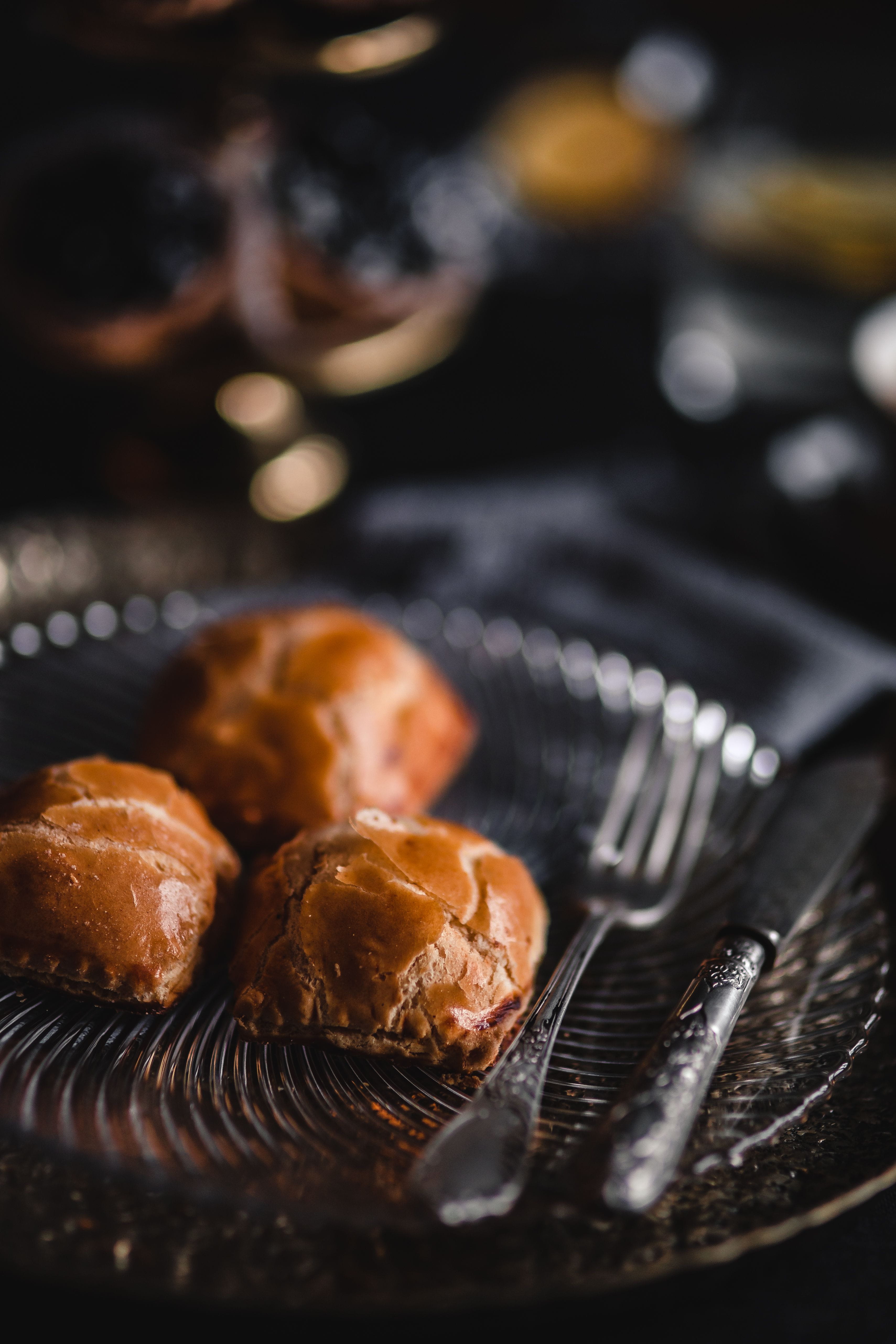 pastry, indulgence, meat, indoors, food, fork, ready-to-eat, sweet food, grilled, cheese, selective focus, focus on foreground, dessert, cream cheese, baked, Phone HD Wallpaper