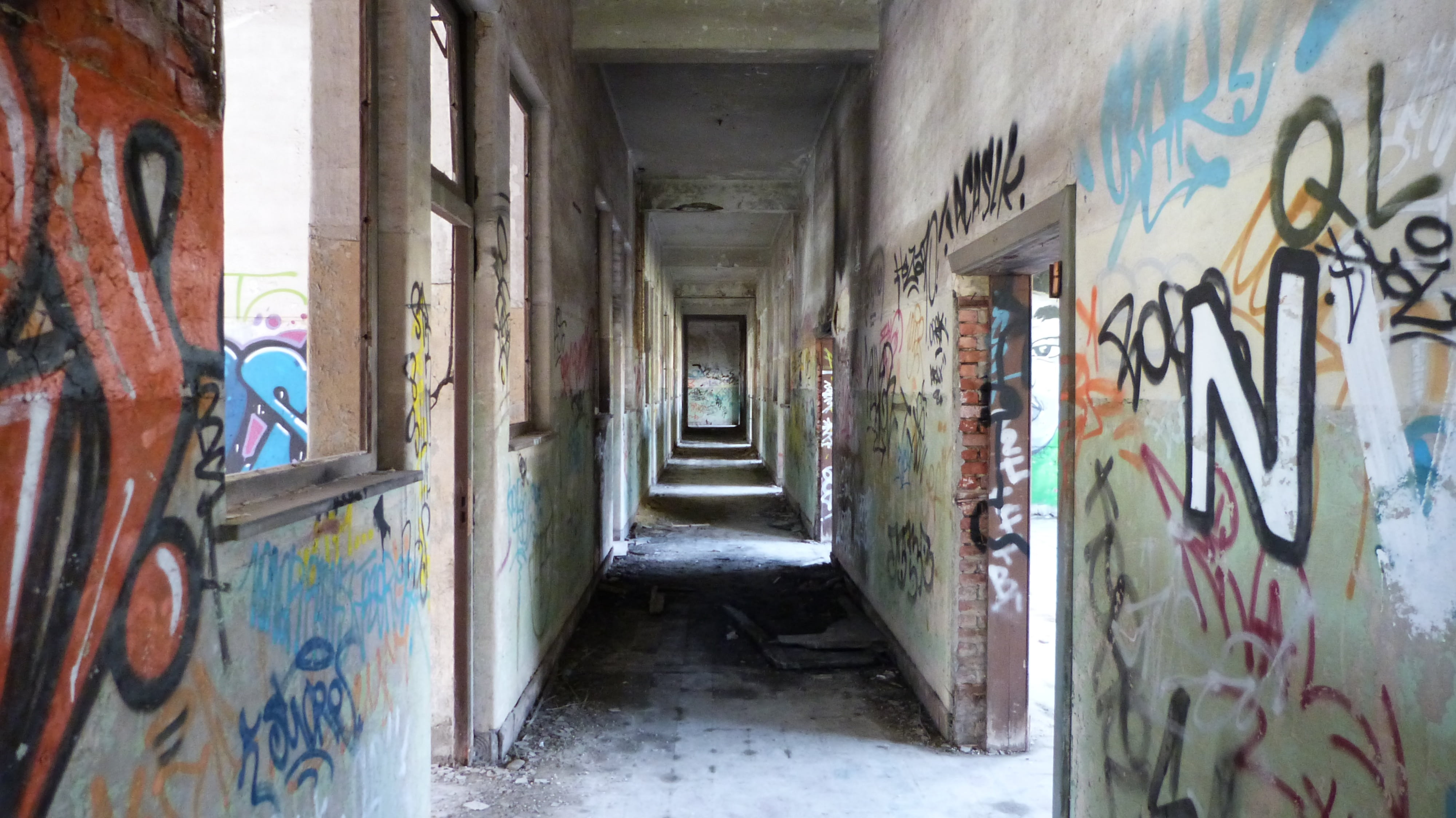chartreuse, hallway, mural, ruined, building, day, colors, damaged, old, full, deterioration, nature, messy, decline, grivegnée, run-down, window, belgium, HD Wallpaper