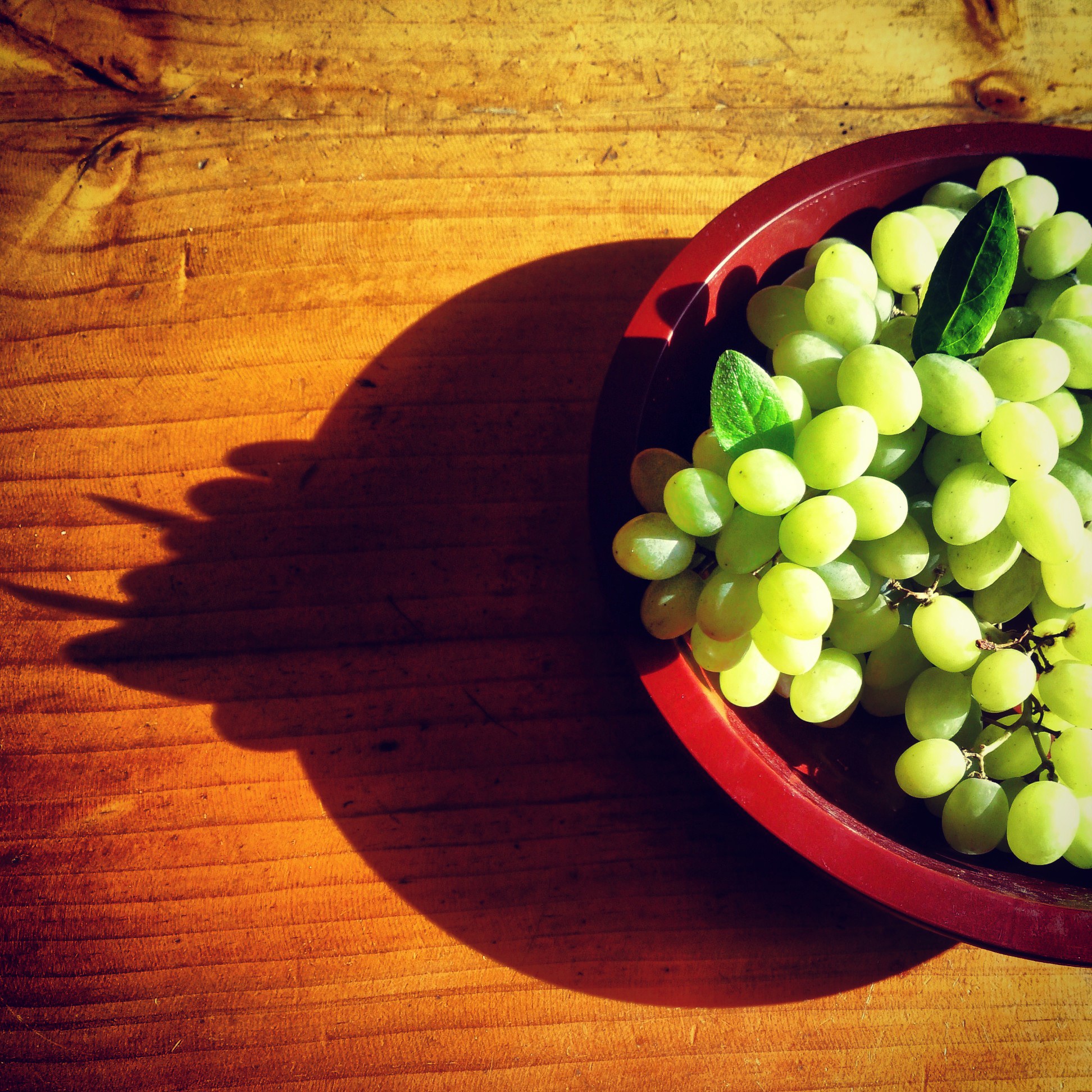 green, directly above, 1080P, grapes, cherry, shadow, ceongpodo, red, basket, vegetable, wellbeing, freshness, no people, plate, wood - material, fruit, Phone HD Wallpaper