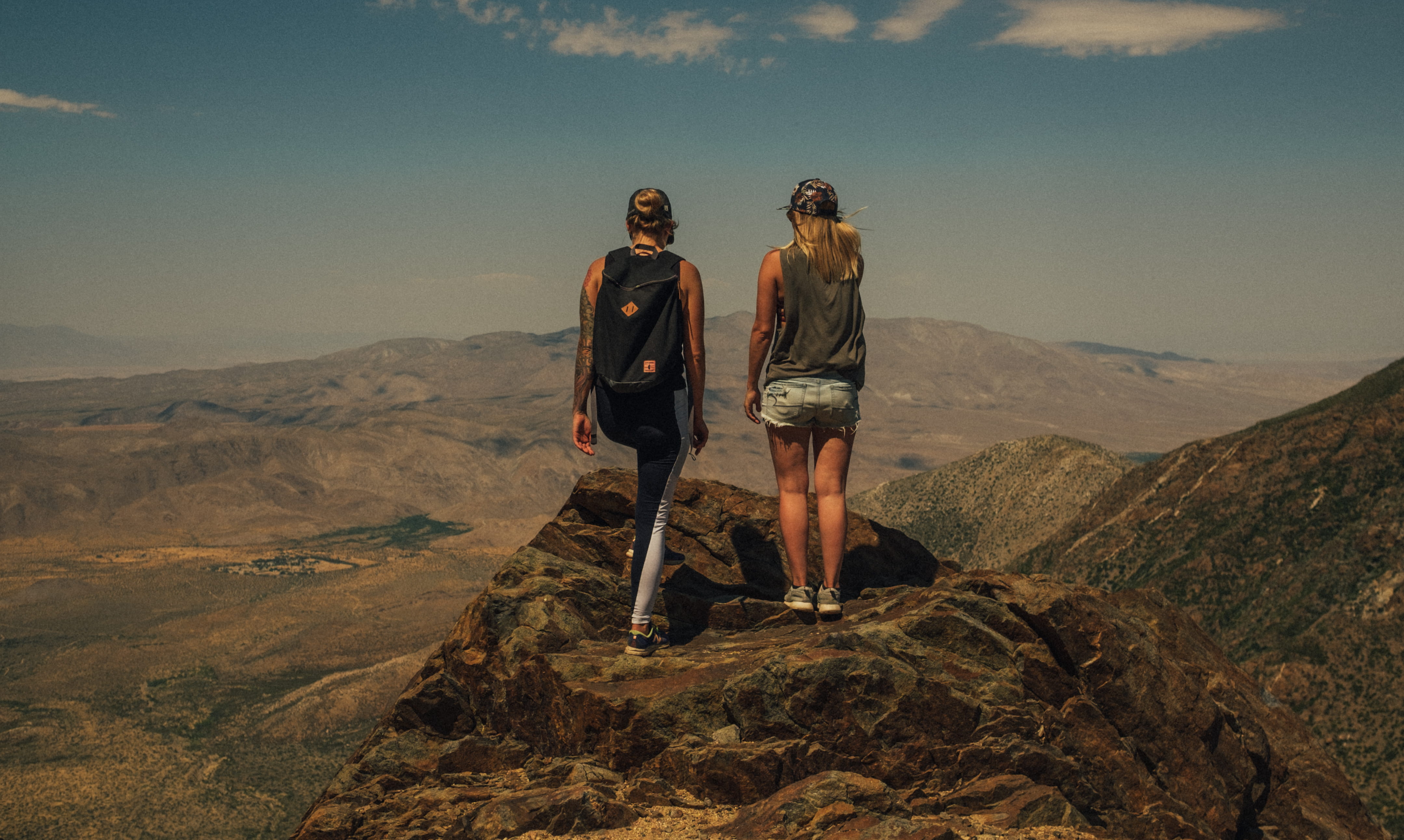 mountain range, beauty in nature, grand, rock - object, two, exploration, standing, rock, couple - relationship, scenics - nature, full length, backpack, HD Wallpaper