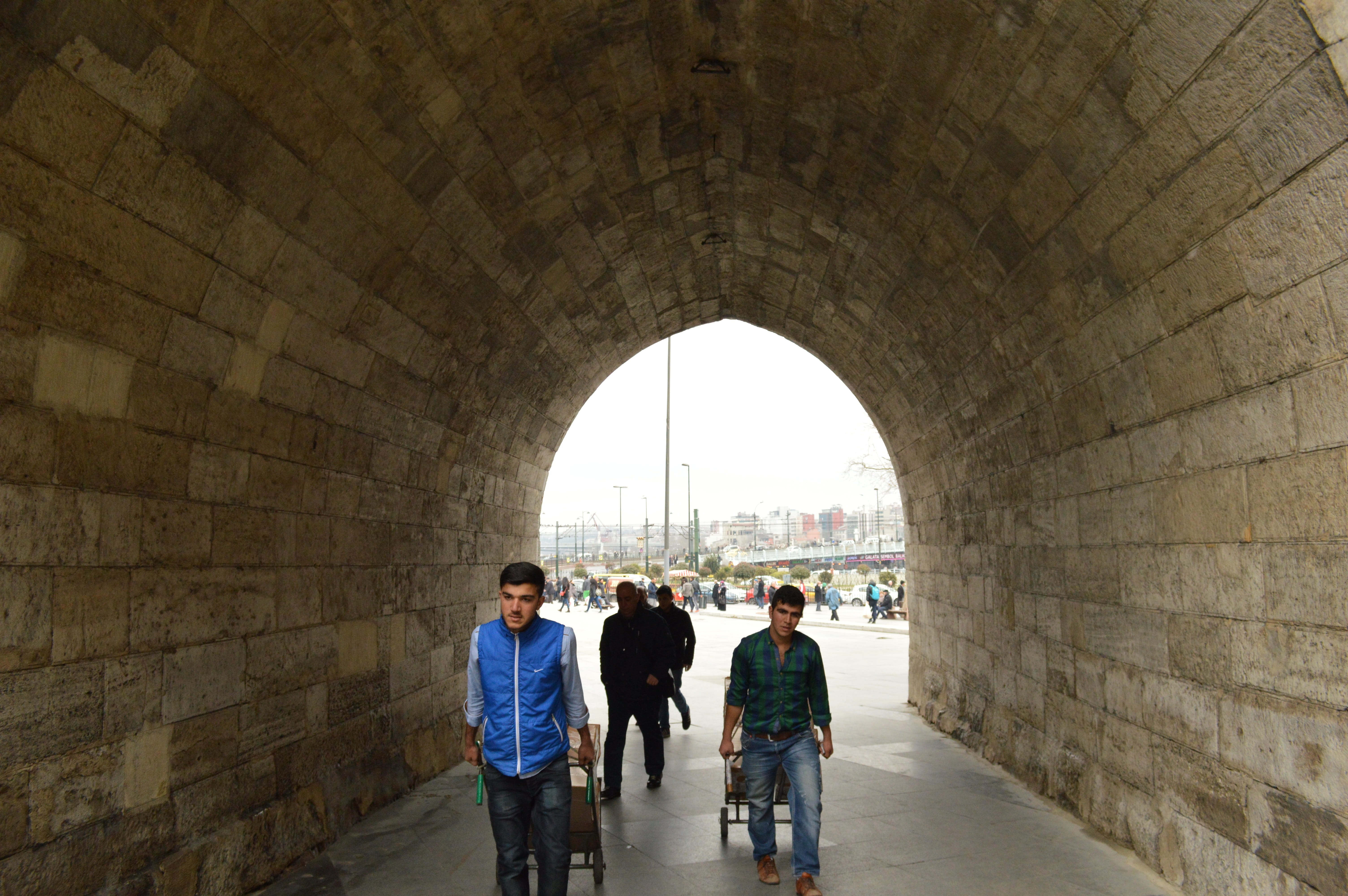 lifestyles, adult, casual clothing, arch, Corridor, walking, men, togetherness, Eminönü, architecture, leisure activity, day, rear view, indoors, women, HD Wallpaper