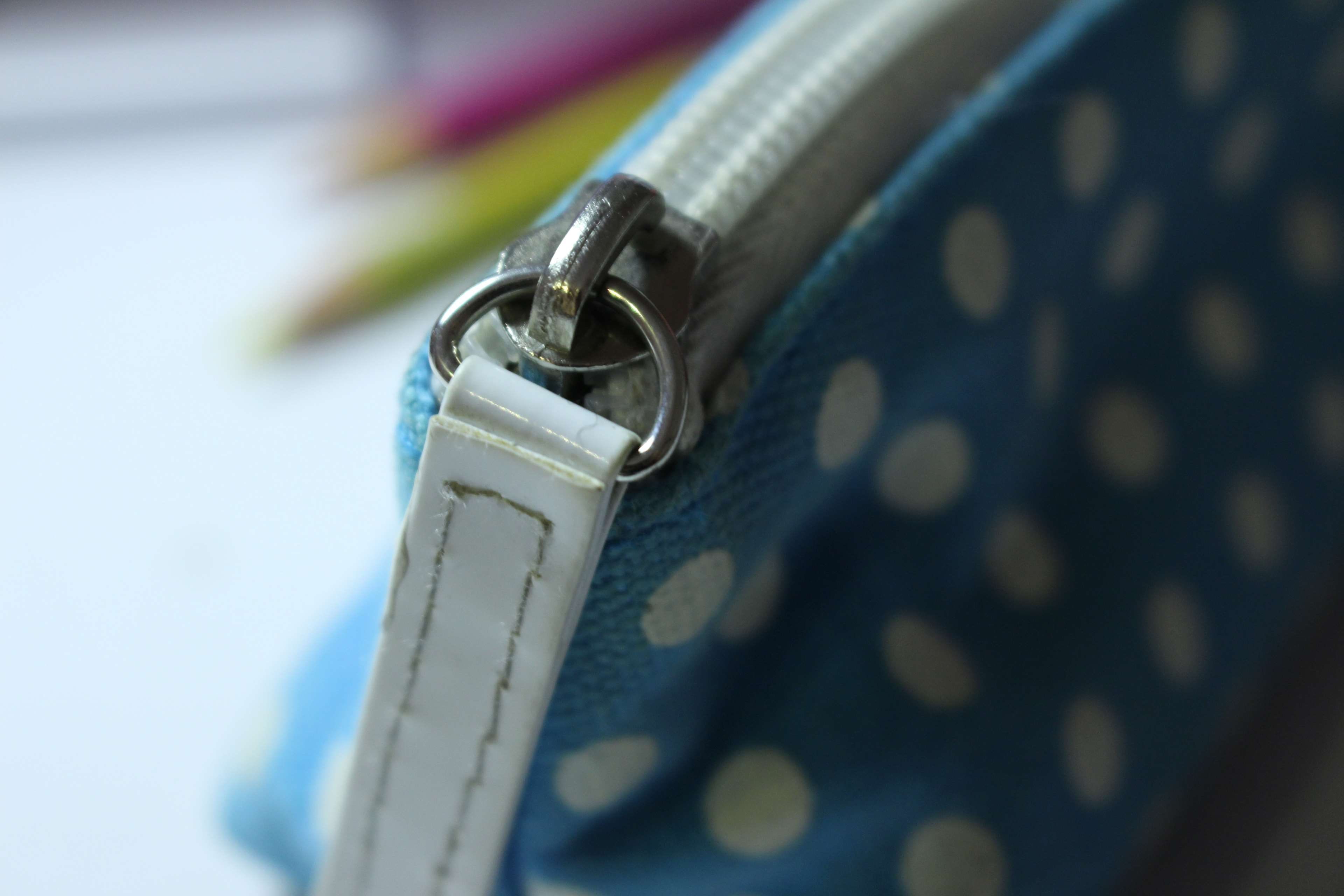 no people, single object, 4K, publication, personal accessory, focus on foreground, close-up, wireless technology, two objects, zipper, pencil case, metal, HD Wallpaper