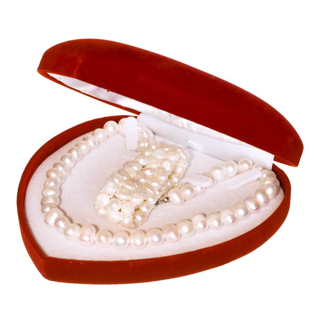 cut out, heart, jewelry, healthcare and medicine, case, gift, open, package, pill, no people, necklace, indoors, pearl jewelry, casket, close, elegance, Phone HD Wallpaper