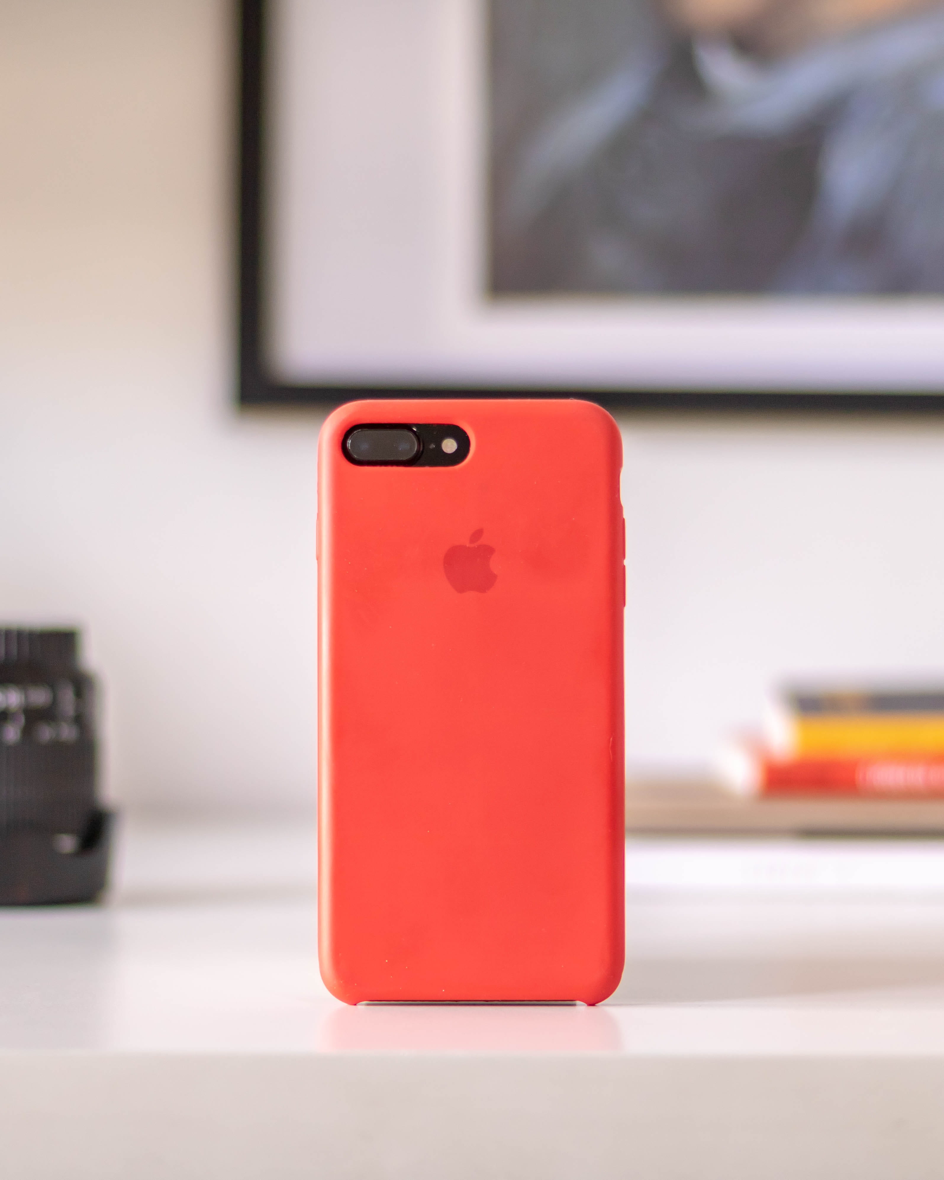 selective focus, close-up, 4K, business, red, arts culture and entertainment, remote control, simplicity, push button, indoors, communication, day, iphone, Phone HD Wallpaper