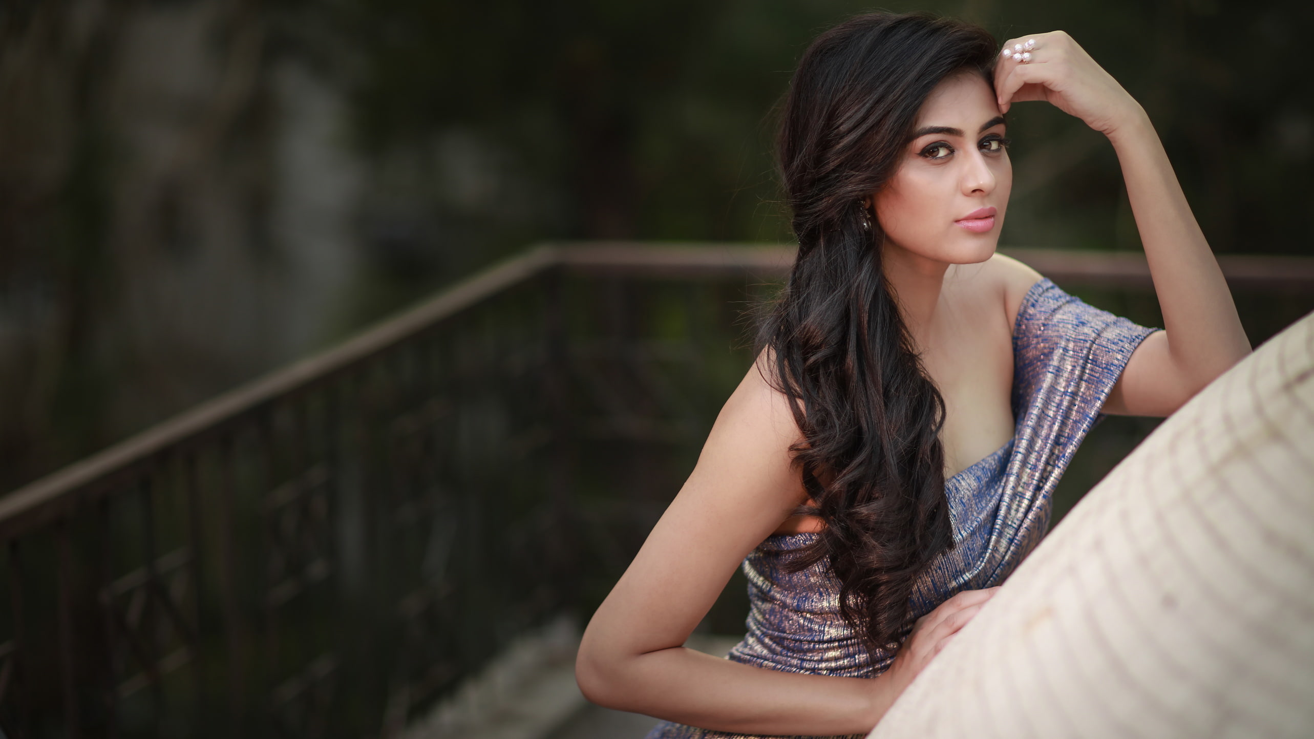lifestyles, leisure activity, looking away, adult, neha, contemplation, hair, focus on foreground, women, young adult, outdoors, fashion, looking, real people, HD Wallpaper