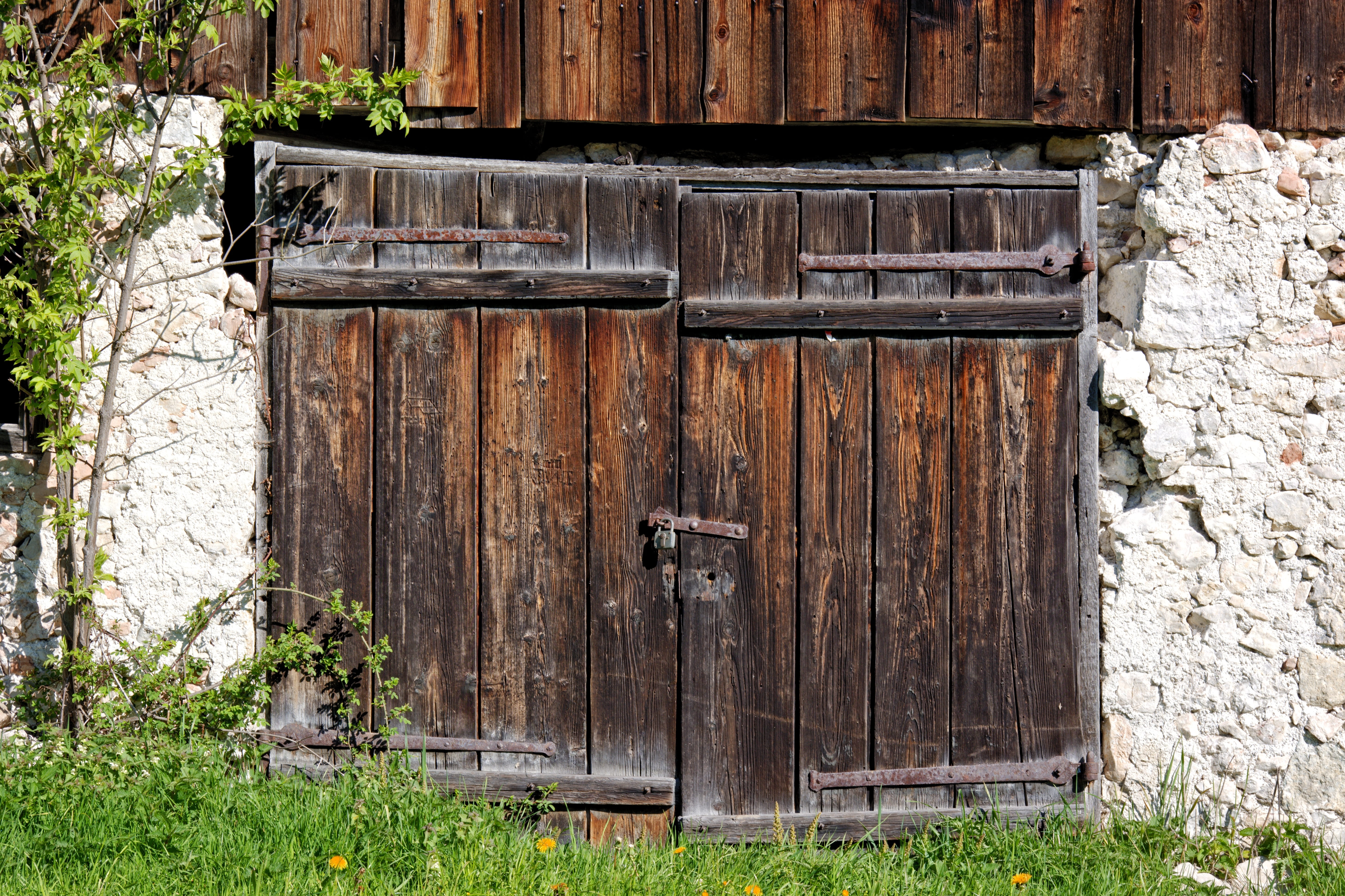 stone wall, wall, latch, no people, nature, house, hinged door, protection, entrance, closed, abandoned, plant, outdoors, old, weathered, day, door, wooden door, HD Wallpaper
