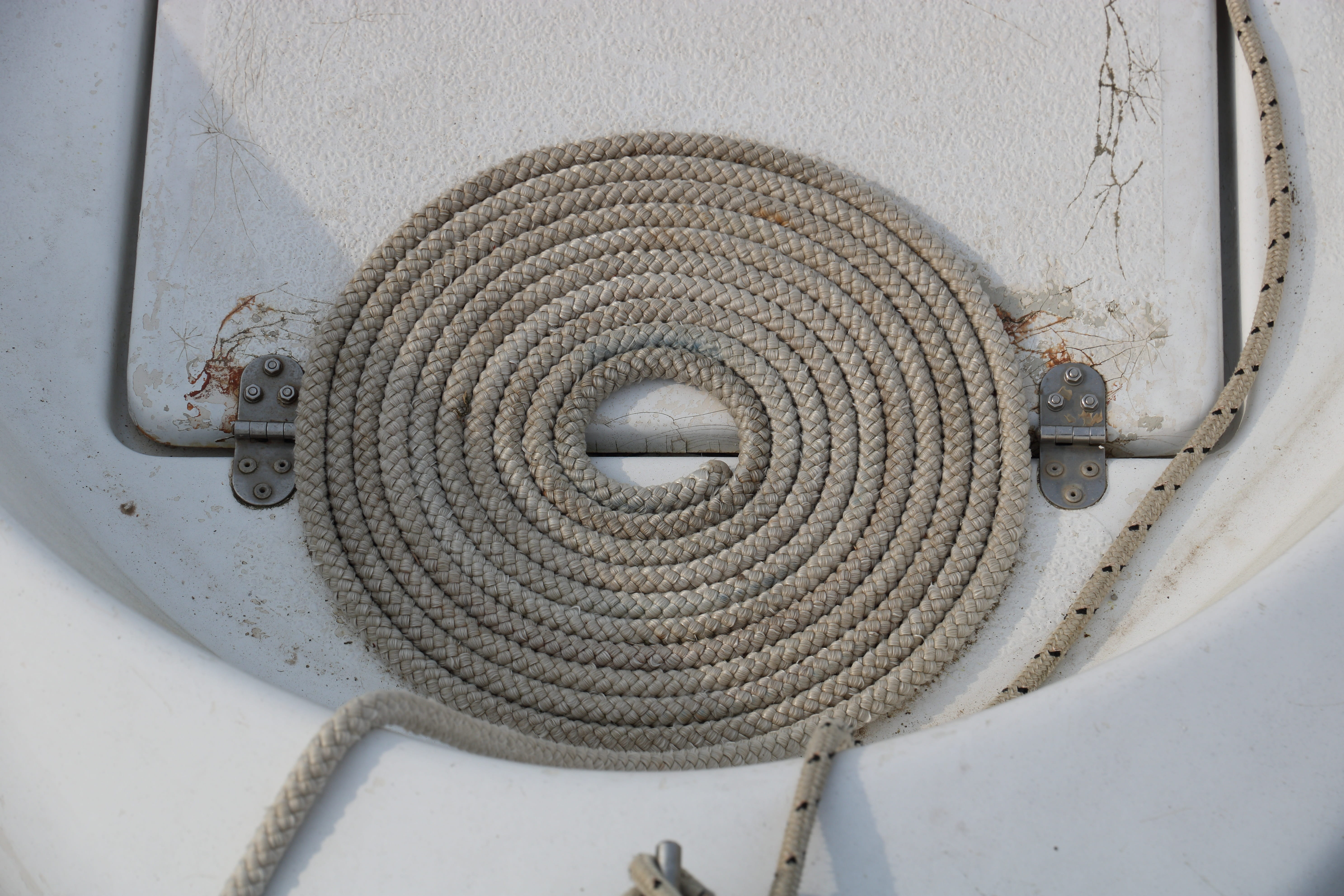 zadar, connection, wound, geometric shape, white color, metal, croatie, high angle view, wheel, old, coiled, transportation, spiral, spring, pattern, boat, HD Wallpaper
