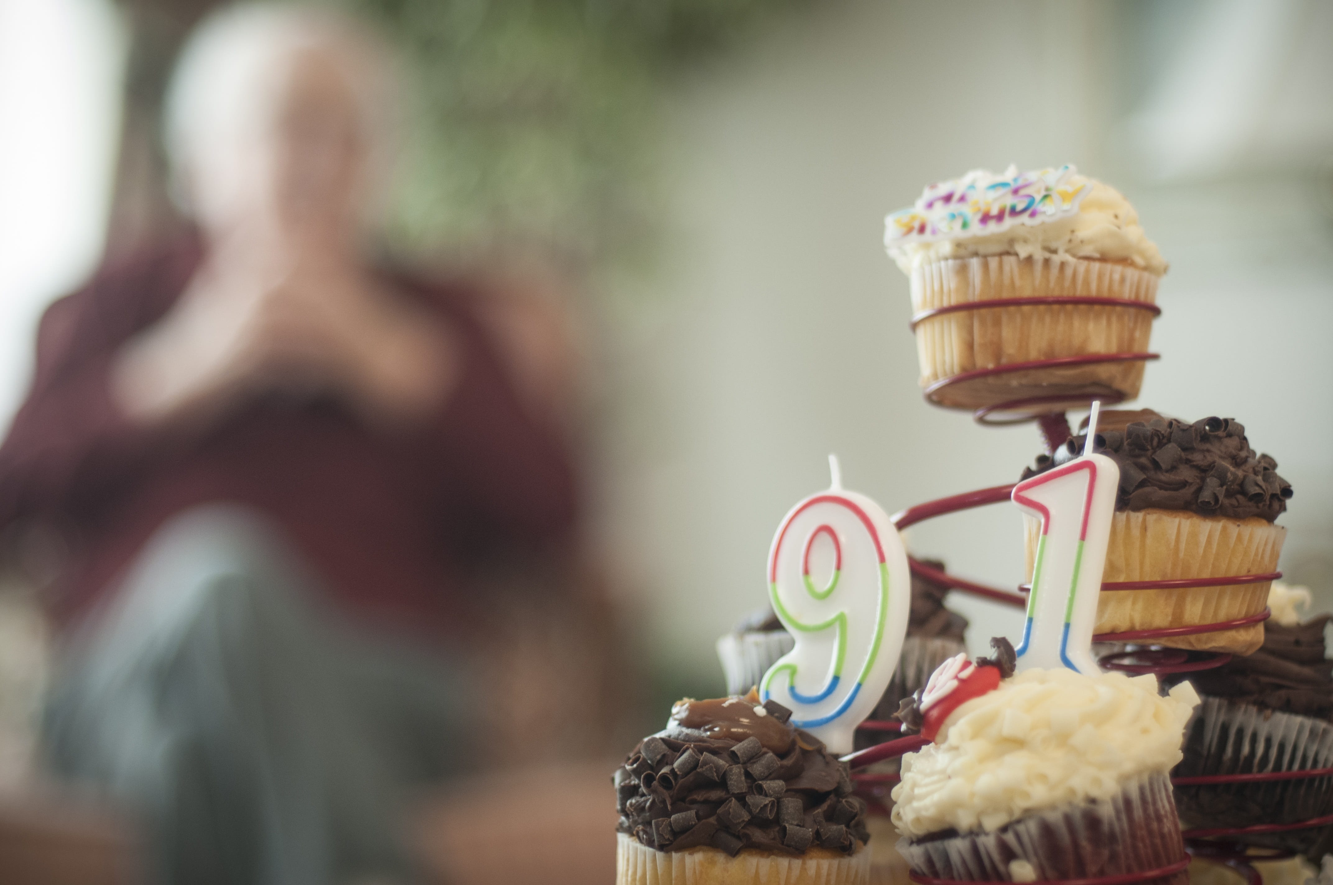 cupcakes, cupcake holder, cupcake, chocolate, close-up, food and drink, sweet food, no people, celebration, muffin, dessert, sweet, 4K, 91, day, temptation, HD Wallpaper