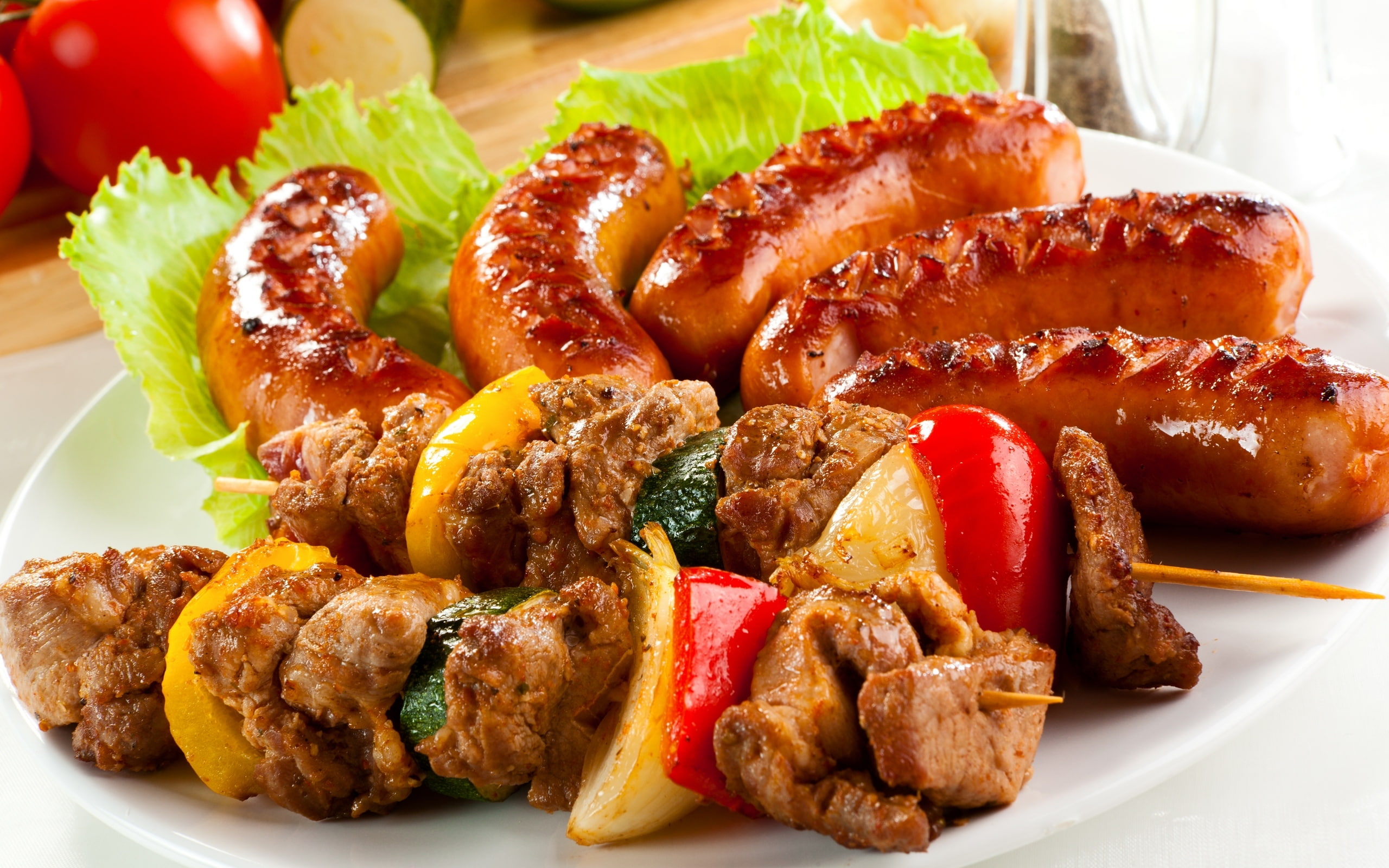 fried, cucumber, cabbage, tomato, skewers, Meat, kebab, 2K, sausage, vegetables, greens, sausages, sticks, toasted, lemon, HD Wallpaper