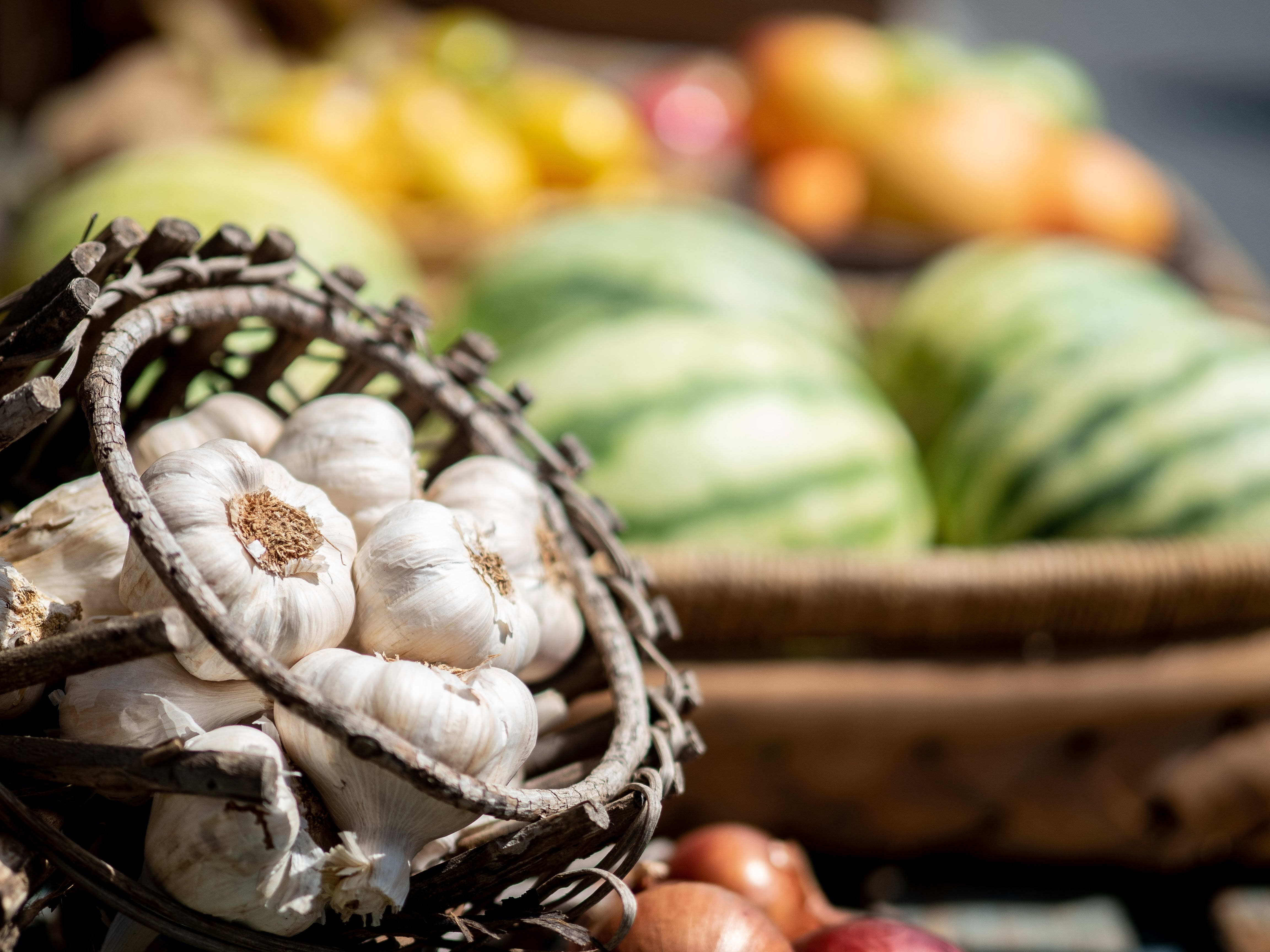 garlic, pepper, market stall, food, onion, raw food, snake, basket, large group of objects, watermelon, container, no people, still life, choice, reptile, HD Wallpaper