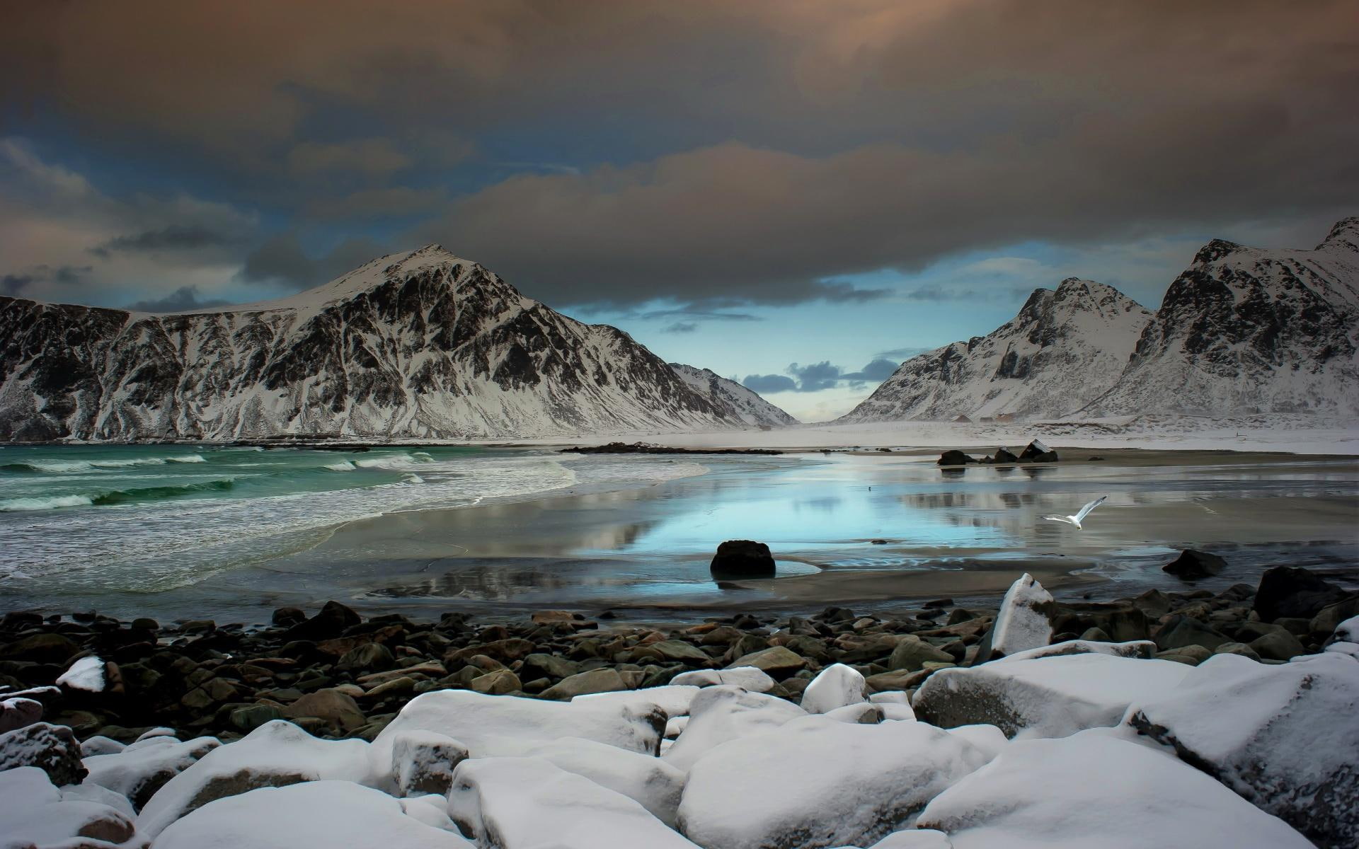 brown, mountainscape, nature and landscapes, white, capped, snow, mountains, frozen, picture, clouds, 1080P, winter, lakes, HD Wallpaper