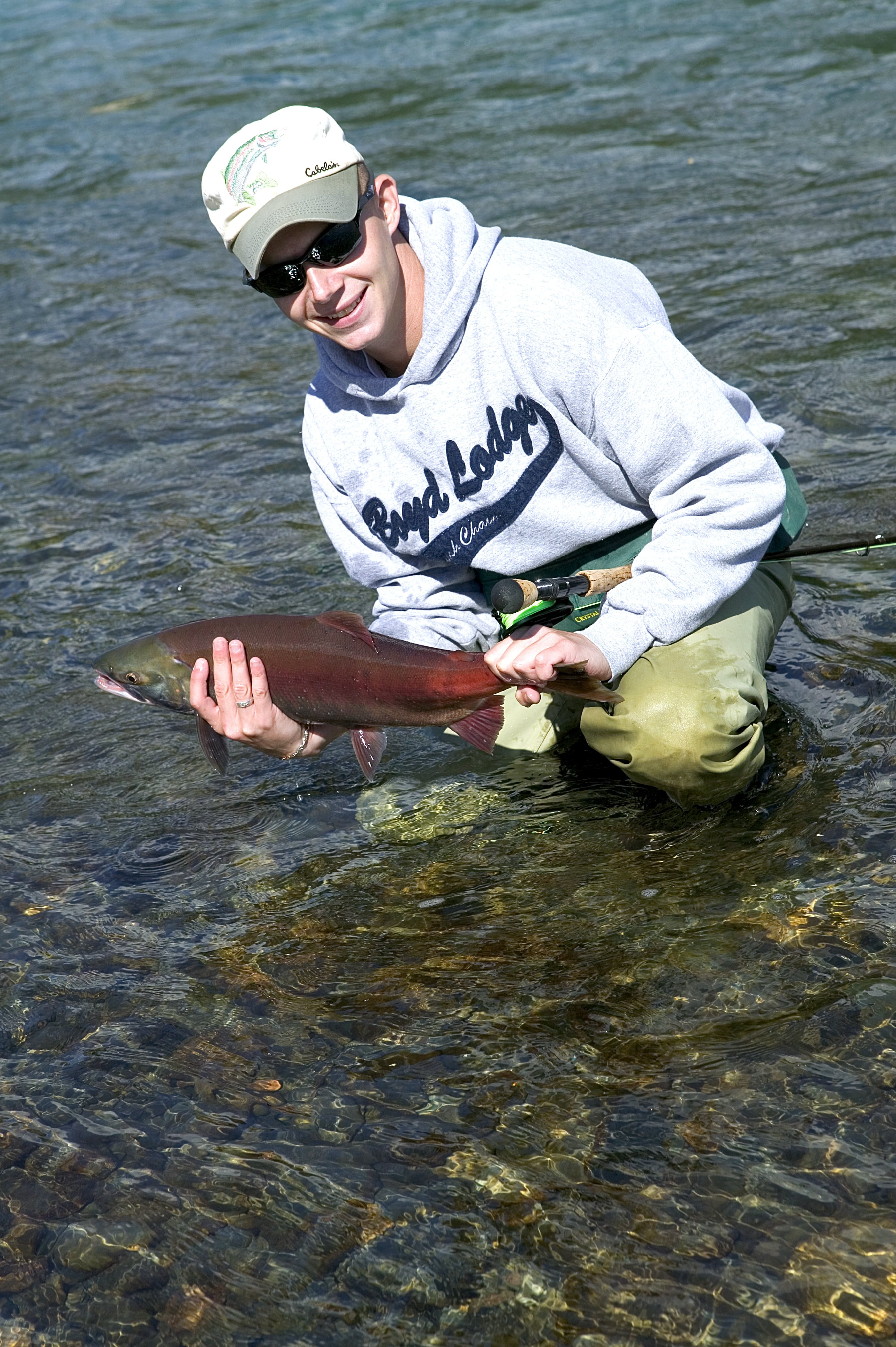 wild, reel, holding, 4K, bait, cap, alaska, leisure, rod, nature, success, real people, men, full length, catch, fishing, catch of fish, lake, casual clothing, Phone HD Wallpaper