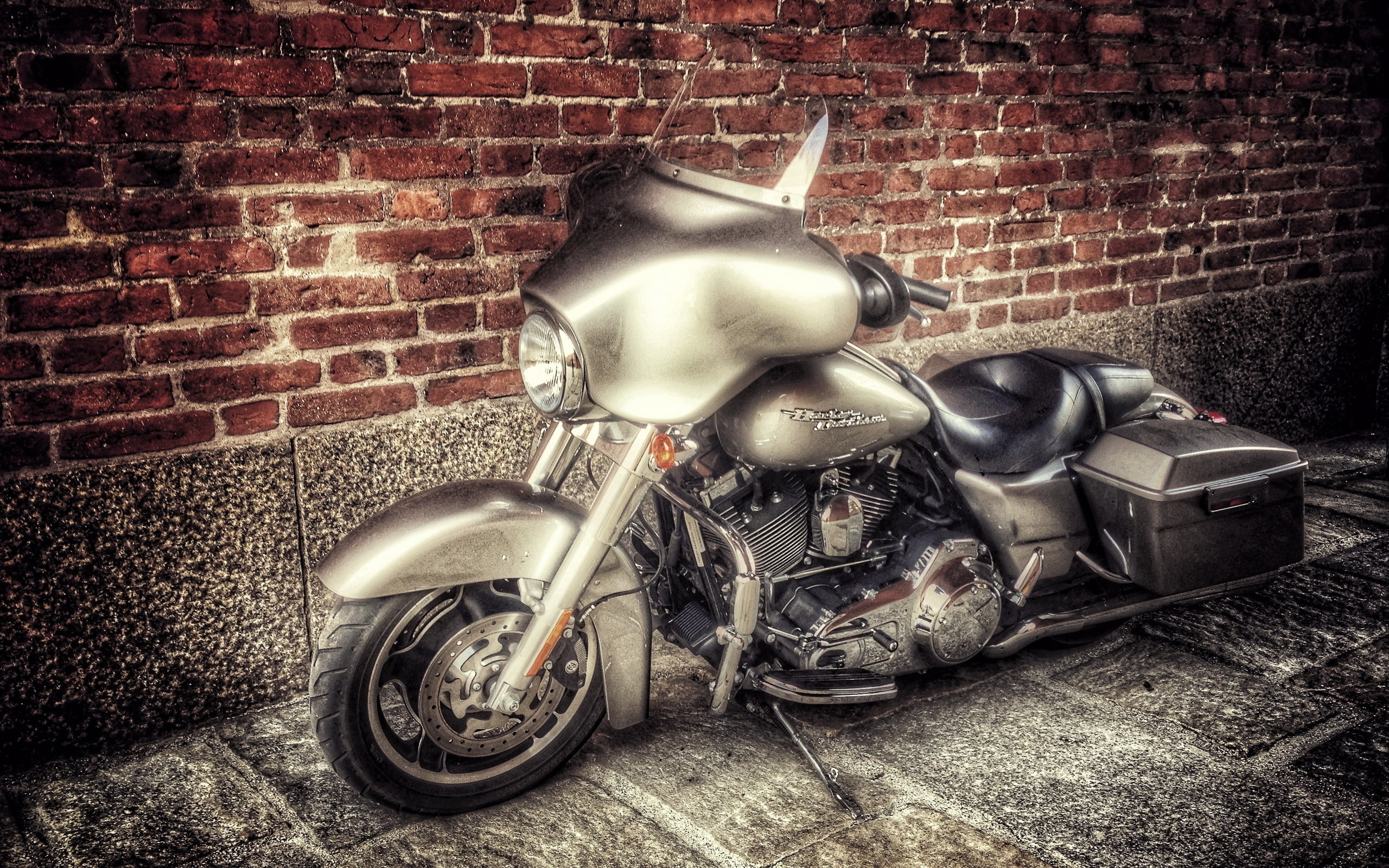 2K, vintage, hdr, gorgeous, old, davidson, touring, silver, stunning, harley, bike, motorcycle, HD Wallpaper