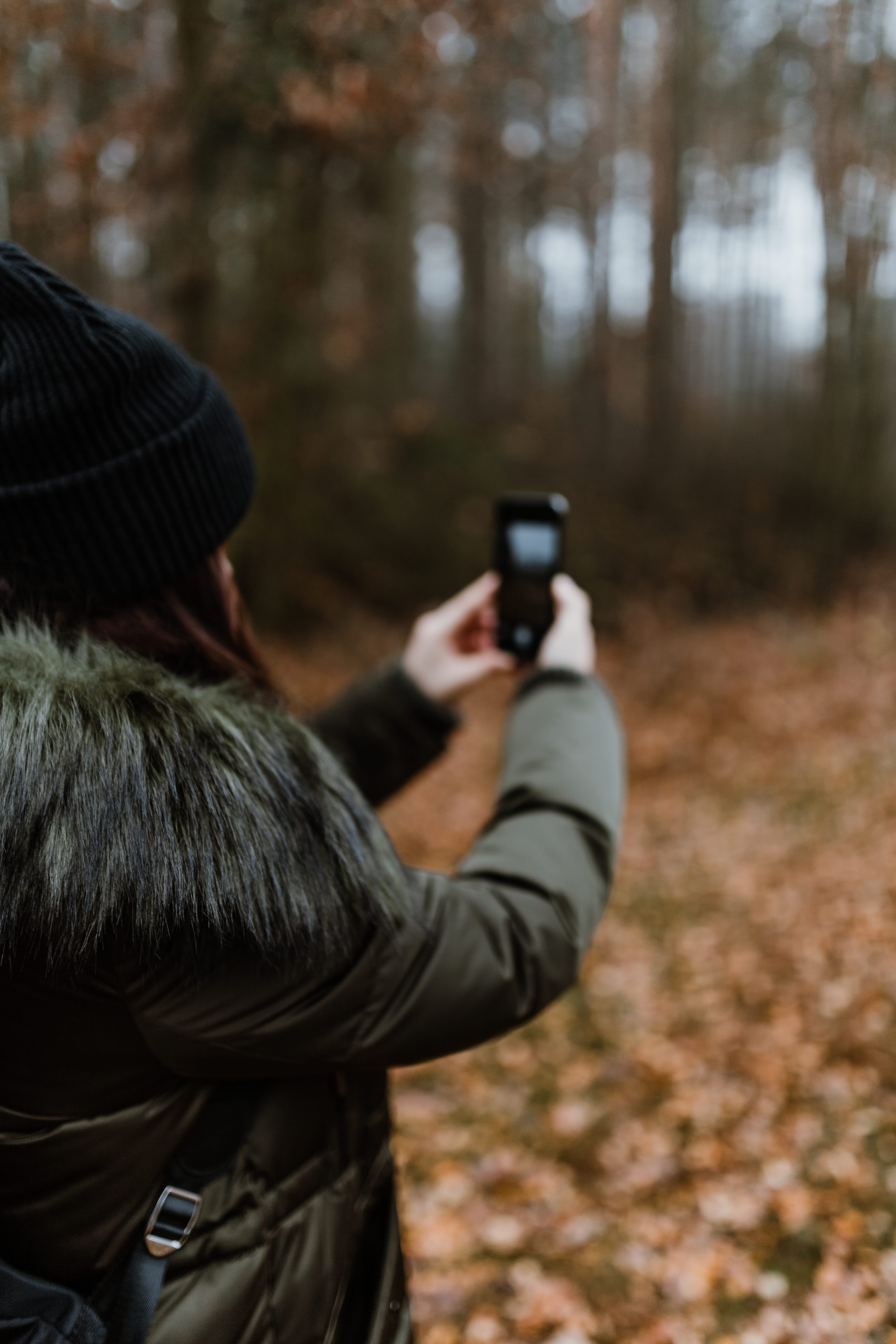 leisure activity, weather, technology, day, adult, foggy, mobile phone, activity, outdoors, woods, walk, portable information device, smart phone, using phone, Phone HD Wallpaper