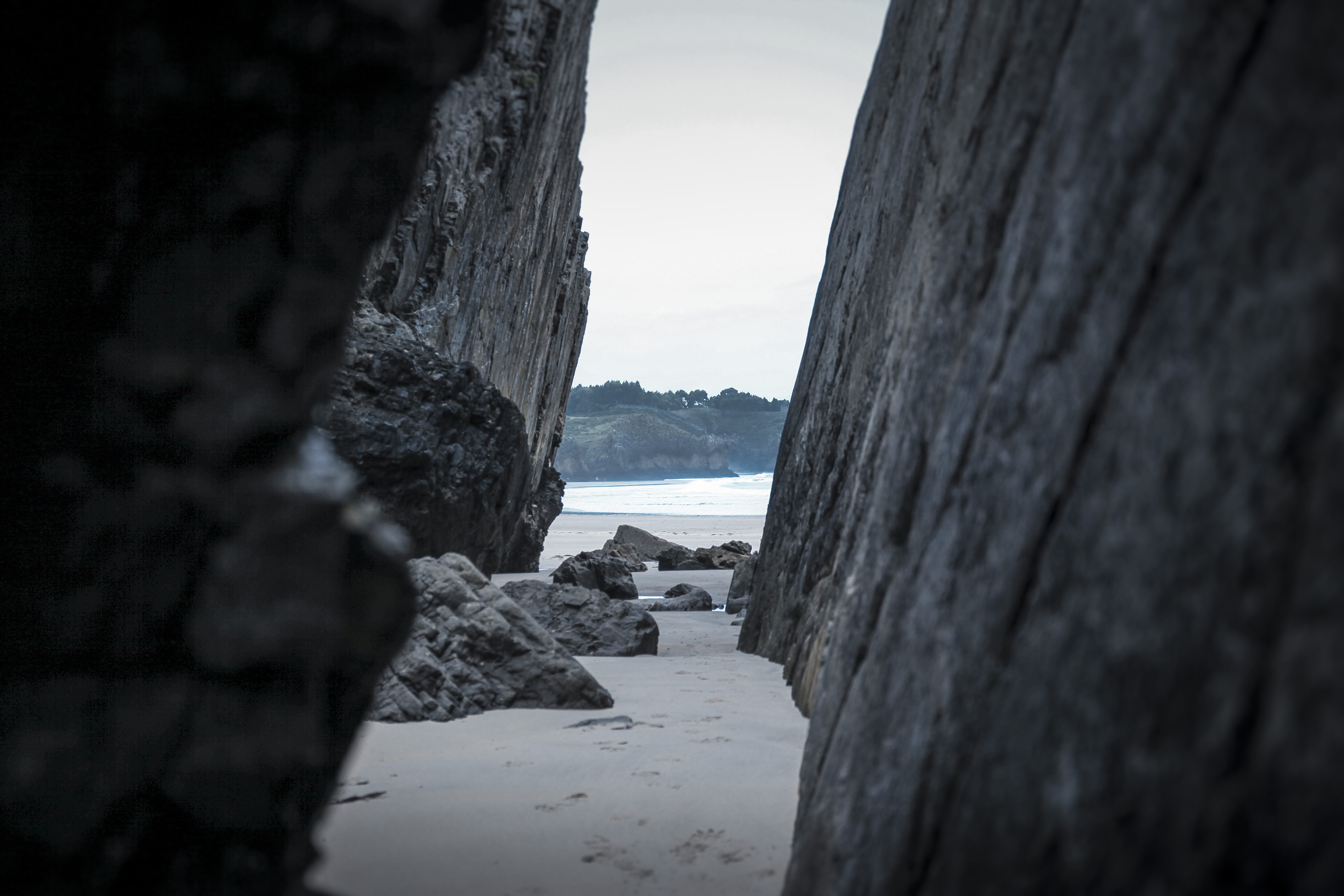 tourism, light, famous Place, perspective, travel, beach, rock - Object, gray, waters Edge, europe, 5K, formation, vacations, coastline, españa, llane, HD Wallpaper