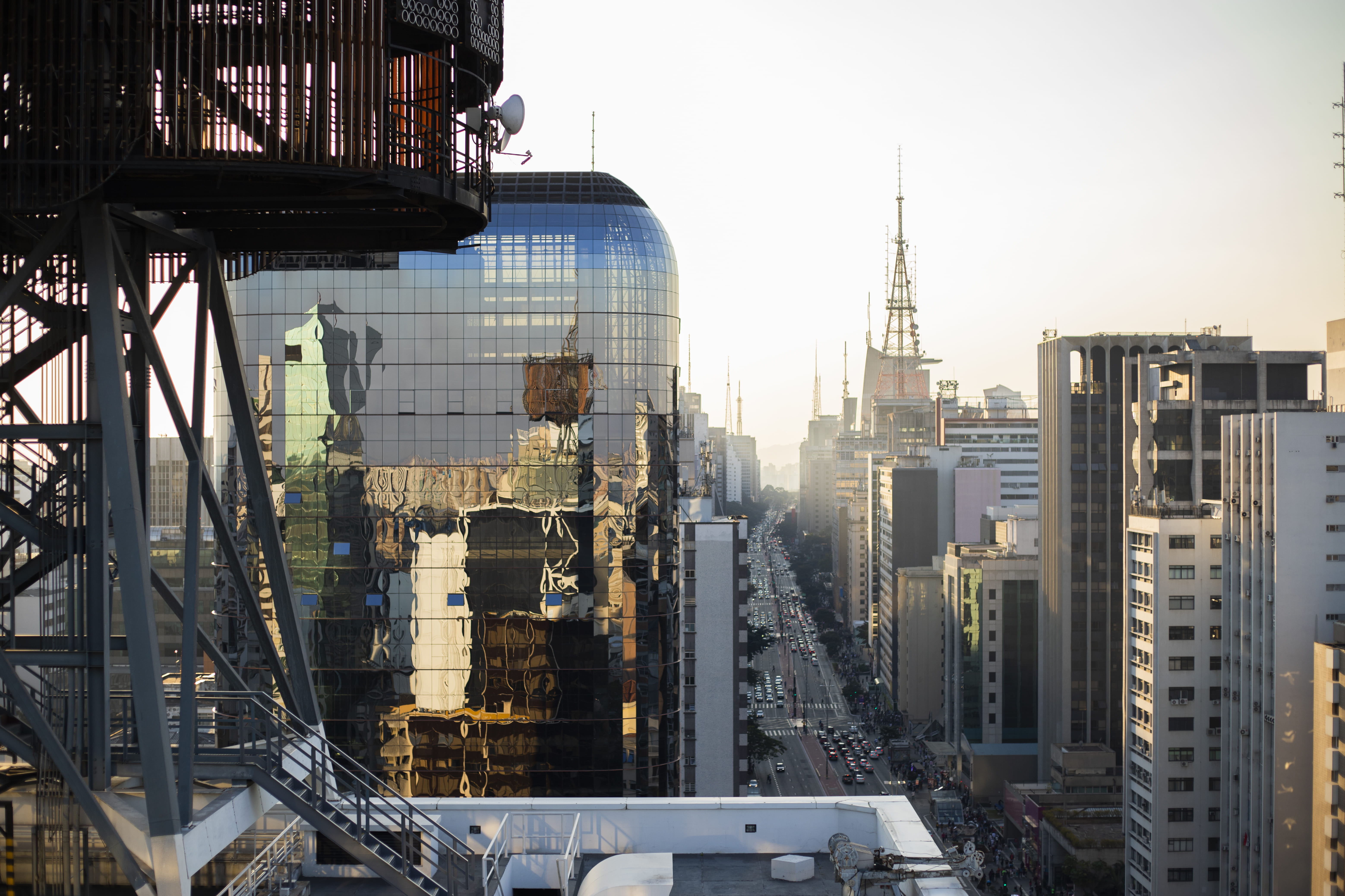 day, downtown, city line, mode of transportation, crane - construction machinery, clear sky, sky, machinery, apartment building, transportation, town, spire, HD Wallpaper