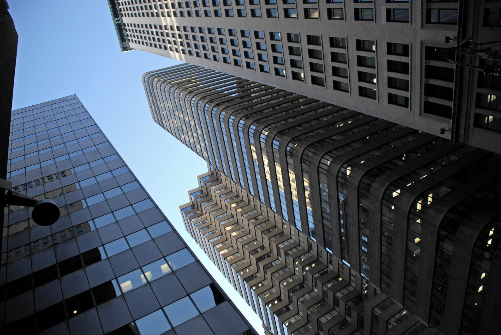 executive, built structure, skyscraper, directly below, sky, architecture, urban, highrise, metropolis, economy, skyscrapers, modern, exterior, structure, HD Wallpaper