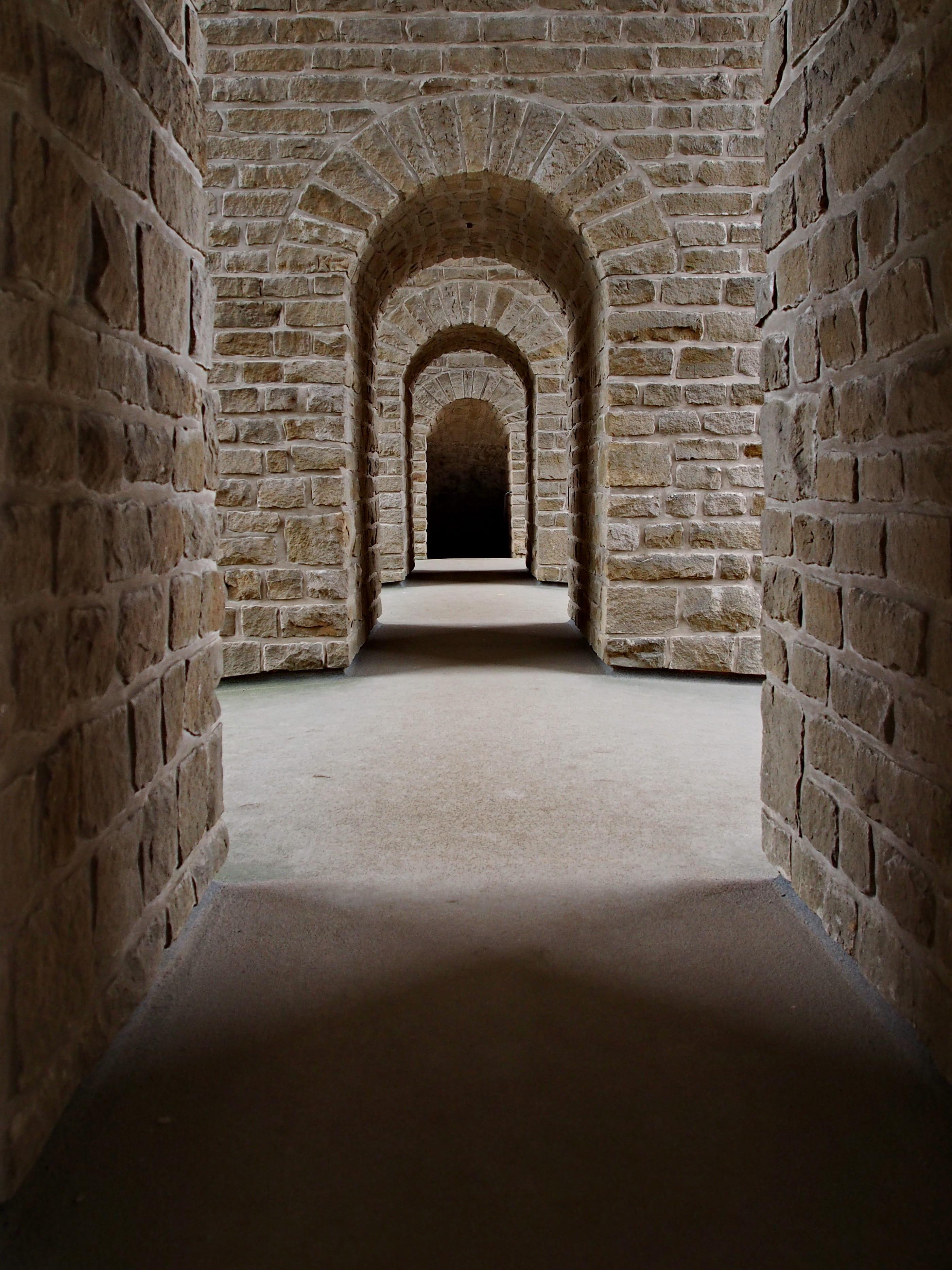 entrance, arch, stone wall, history, brick, 2K, wall - building feature, built structure, architecture, arcade, pathway, stone material, old, concrete, Phone HD Wallpaper