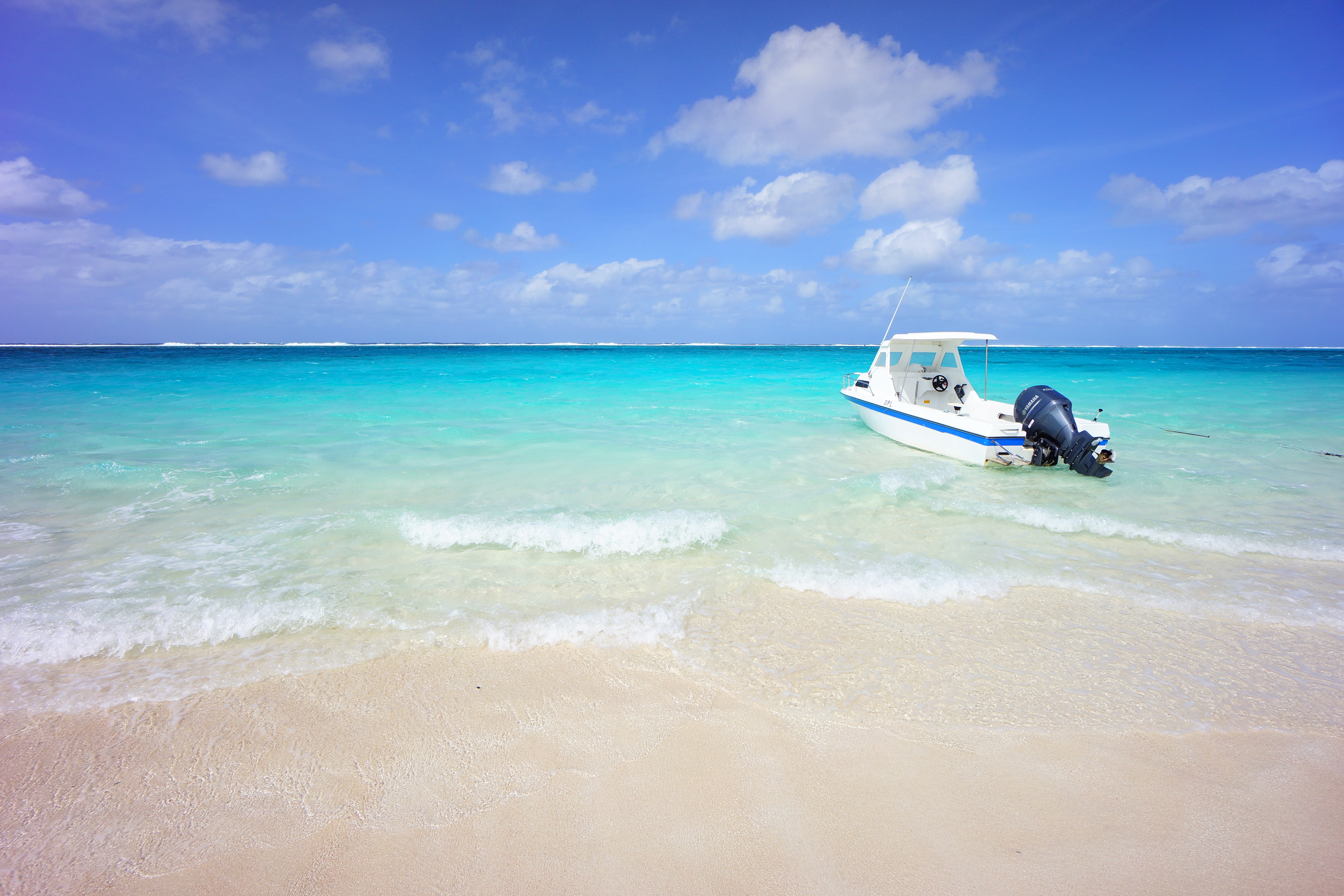 trip, cloud - sky, travel, seashore, sky, holiday, motorized, 5K, near, vacations, luxury, ship, mahogany island, sand, land, saipan travel, sailboat, HD Wallpaper