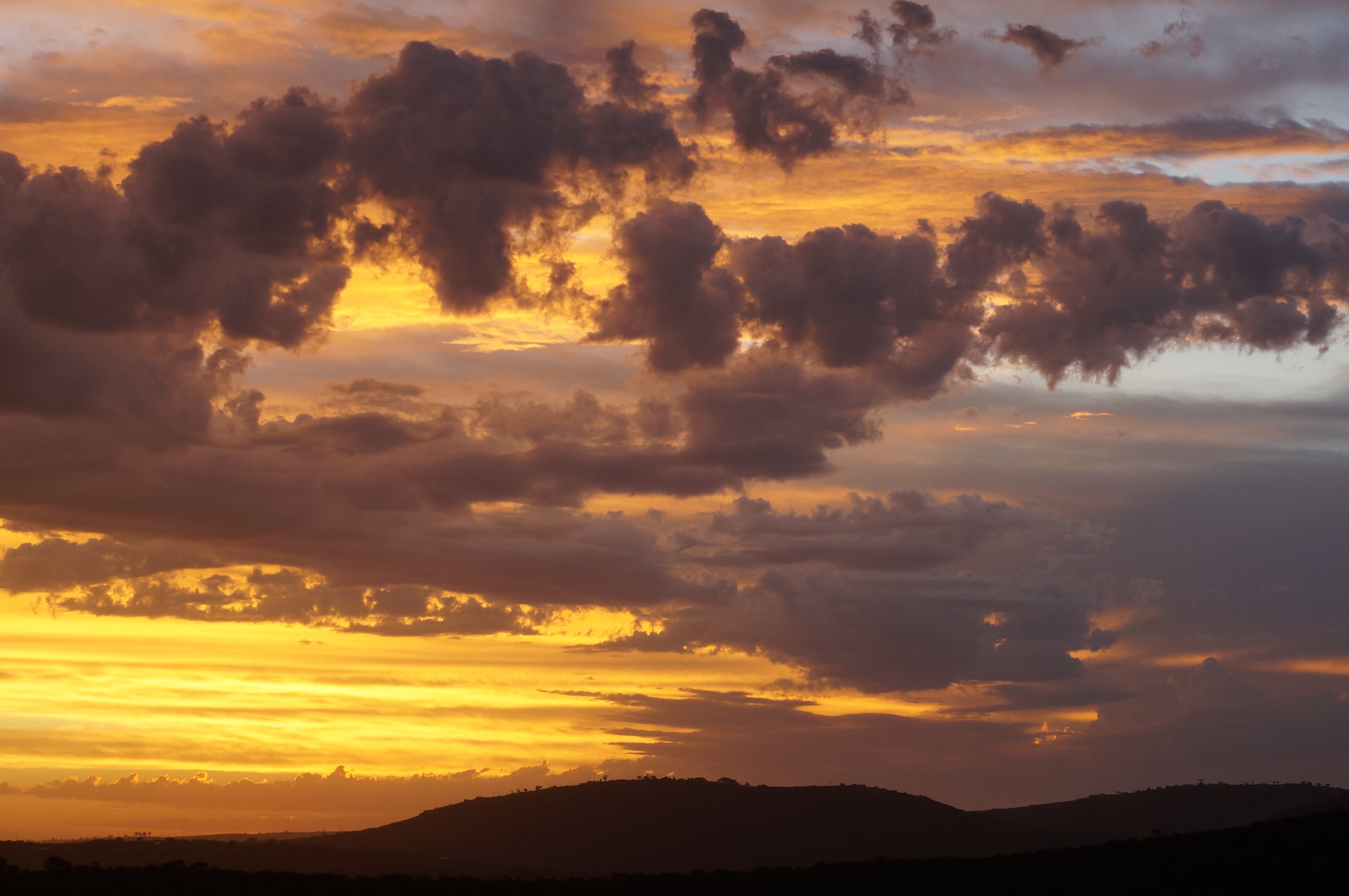 idyllic, 4K, south africa, non-urban scene, nature, sunset, gold, tranquility, beauty in nature, golden, mountain, awe, silhouette, scenics - nature, environment, HD Wallpaper