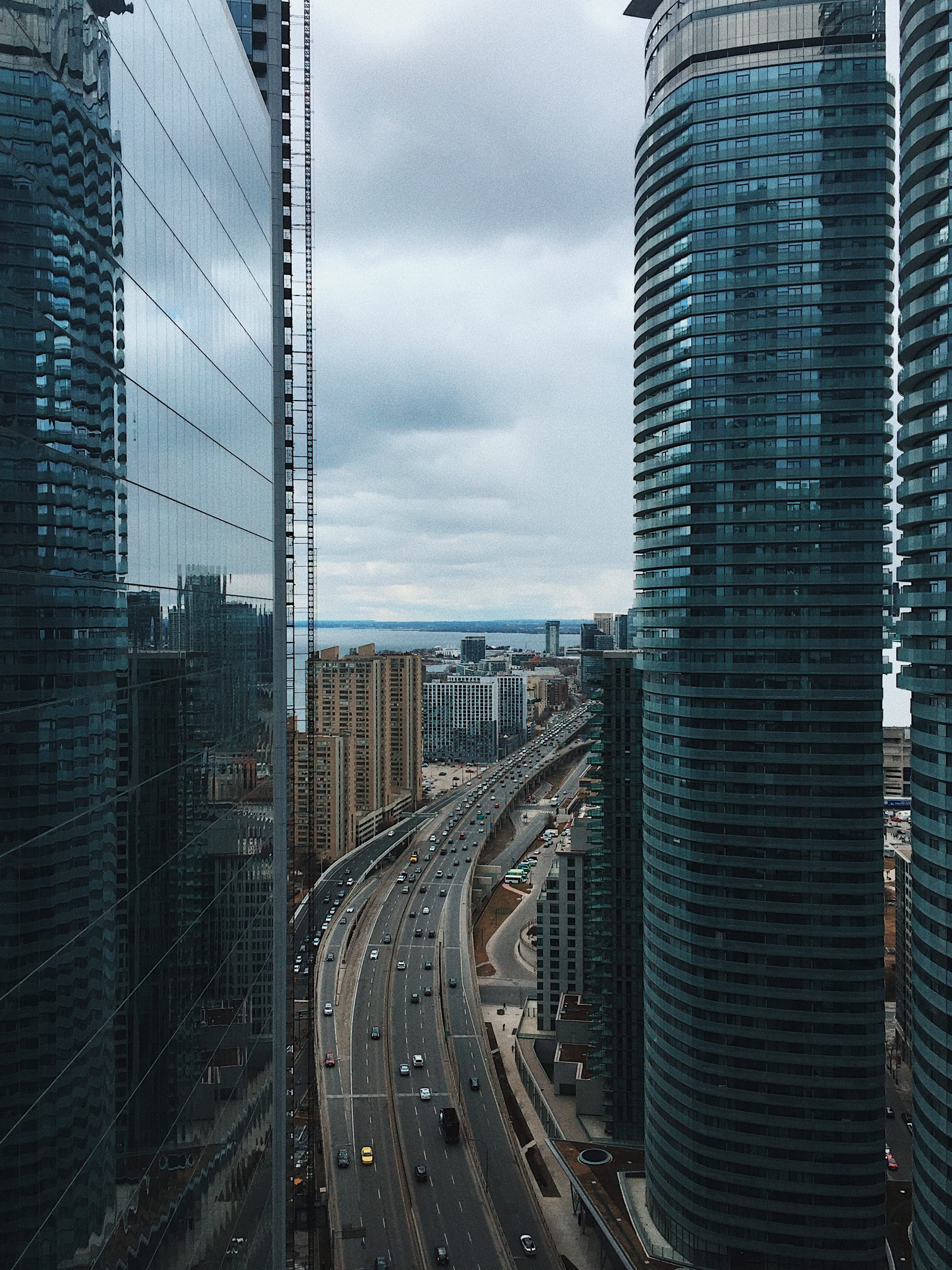 middle, nature, rail transportation, dark, financial district, cloud, no people, window, buildings, architecture, concrete, ontario, track, transportation, Phone HD Wallpaper