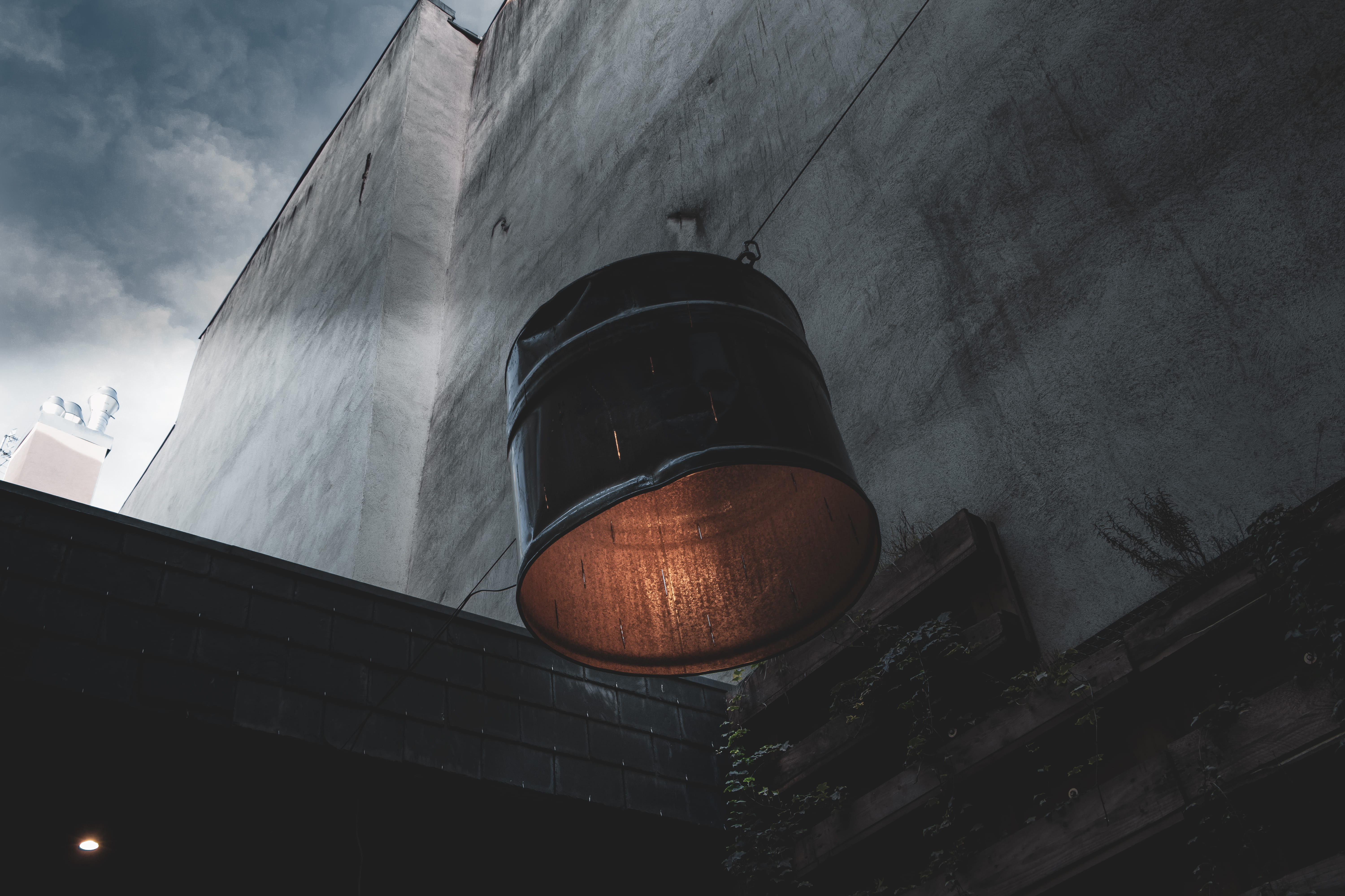 lamp, nature, building, architecture, dark, clothing, wall - building feature, built structure, light, outer space, outdoors, decor, cap, urban, city, brown, HD Wallpaper