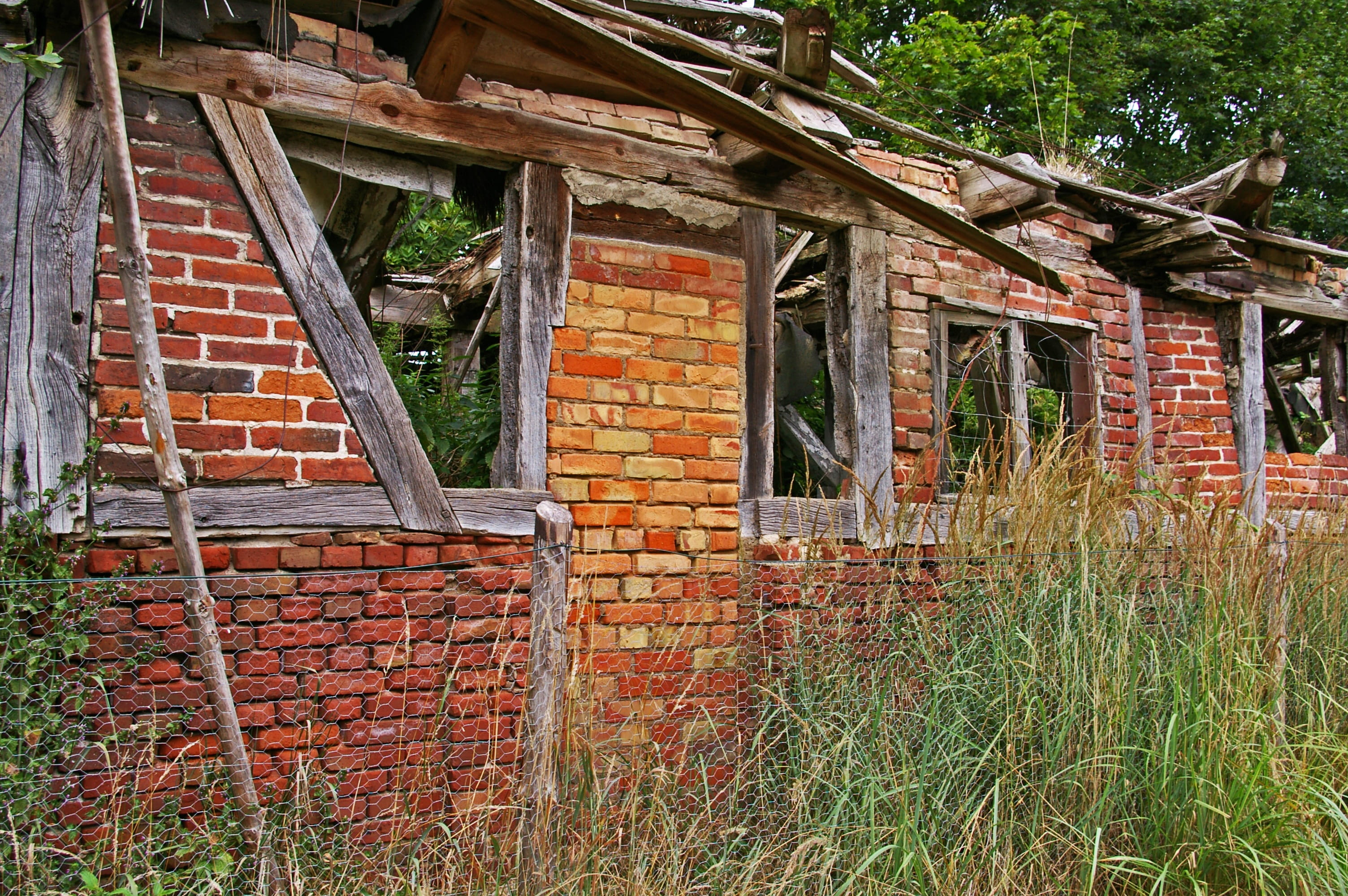 no people, abandoned, house facade, farm, clinker, residential district, wood, brick, built structure, farmhouse, window, fachwerkhaus, building, brick wall, HD Wallpaper