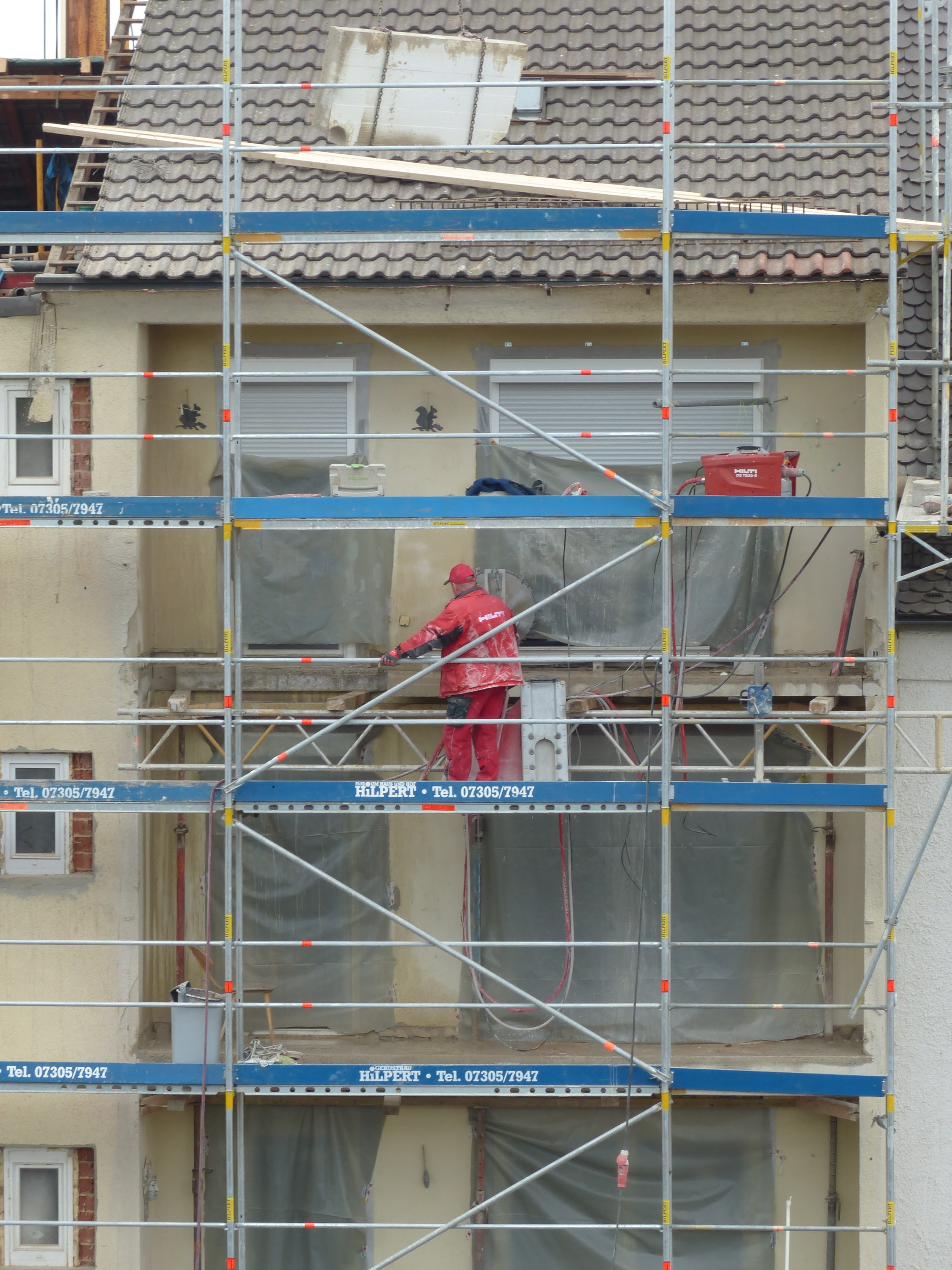 work, incomplete, renovation, red, site, cultivation, craftsmen, residential district, construction industry, development, scaffolding, 4K, construction, Phone HD Wallpaper