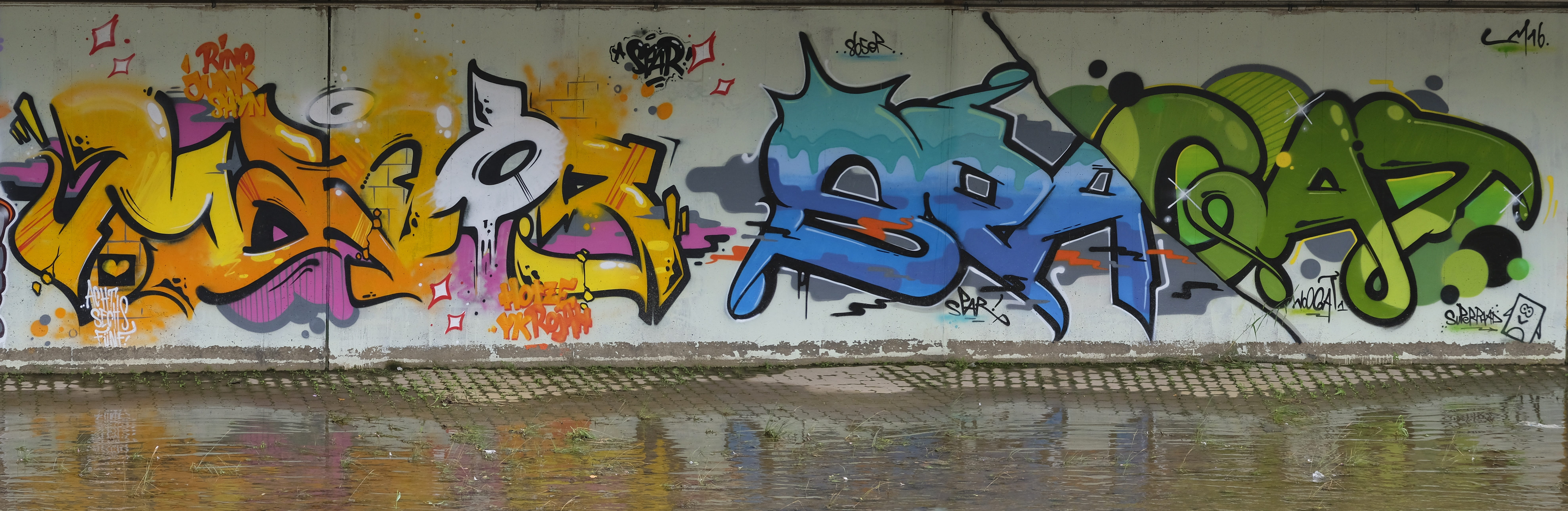 multi colored, wall, hauswand, pattern, messy, nature, sea, artwork, animal wildlife, outdoors, day, wall - building feature, reflection, street art, painting, HD Wallpaper