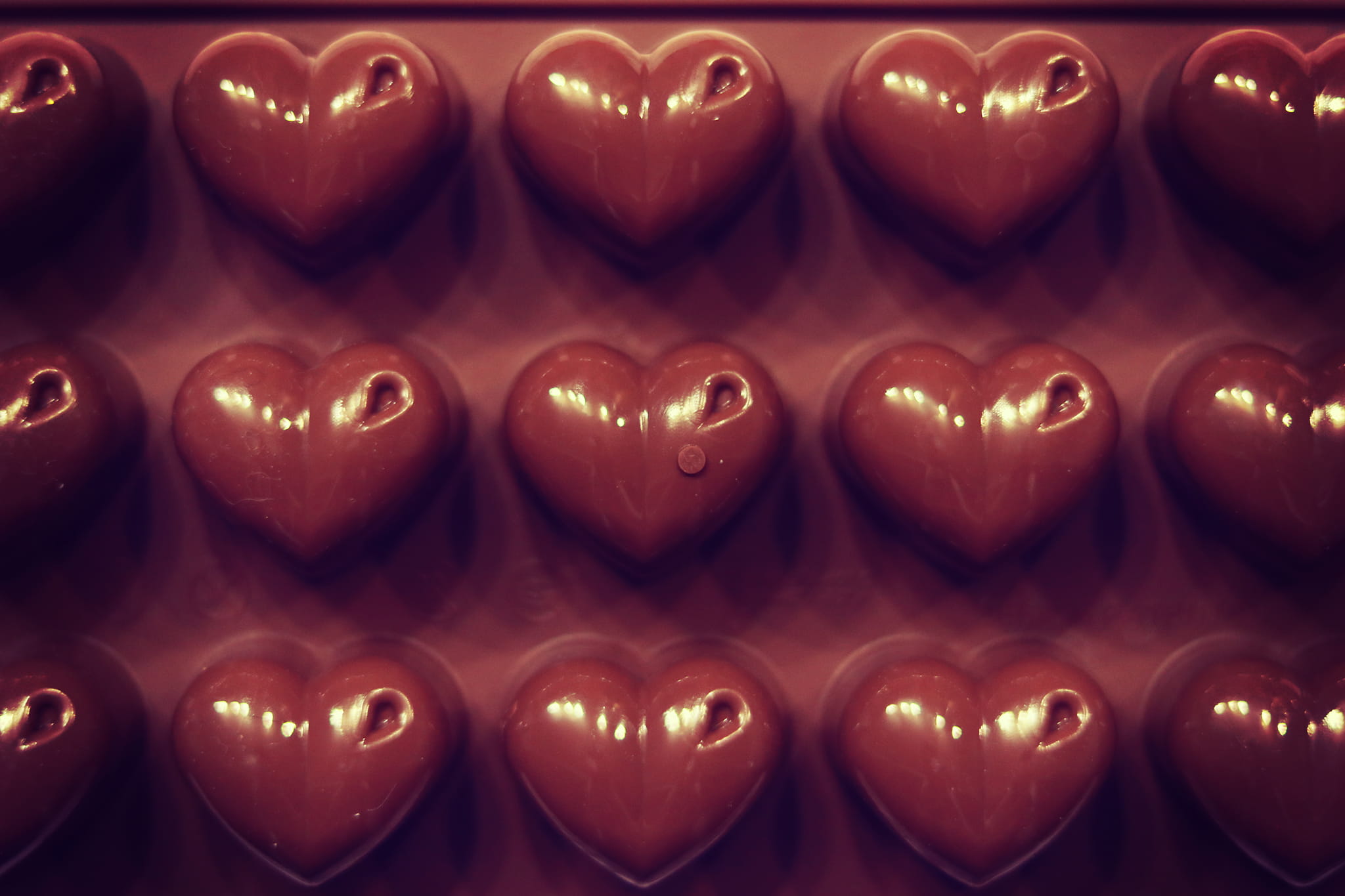 chocolate, no people, shiny, red heart, food, closeup, order, red, repetition, close-up, happiness, celebration, candle, temptation, photo, cold temperature, HD Wallpaper