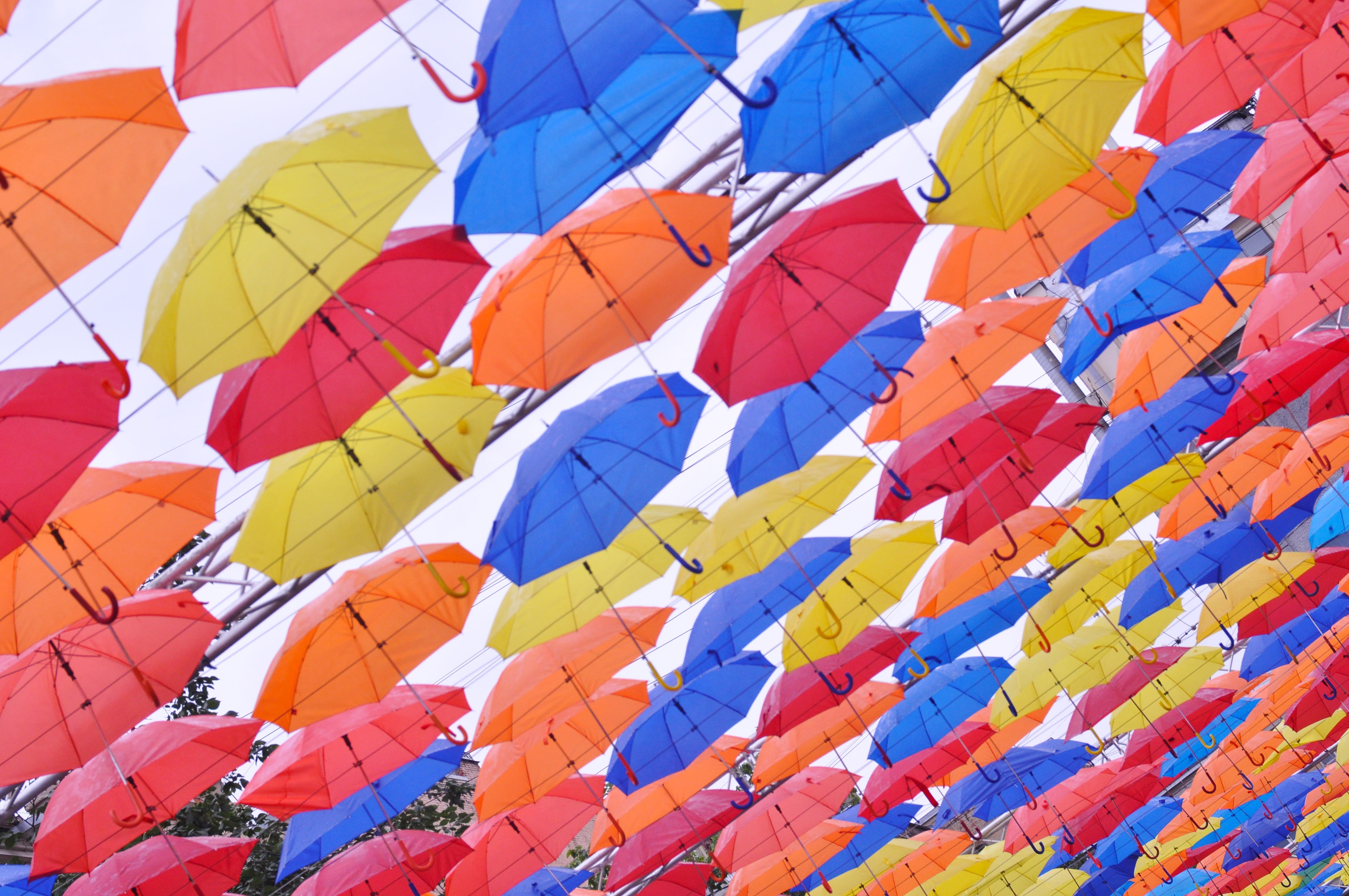 backgrounds, umbrella, 4K, outdoors, no people, full frame, sky, festival, wind, flying, multi colored, environment, hanging, celebration, balloon, mottled, HD Wallpaper