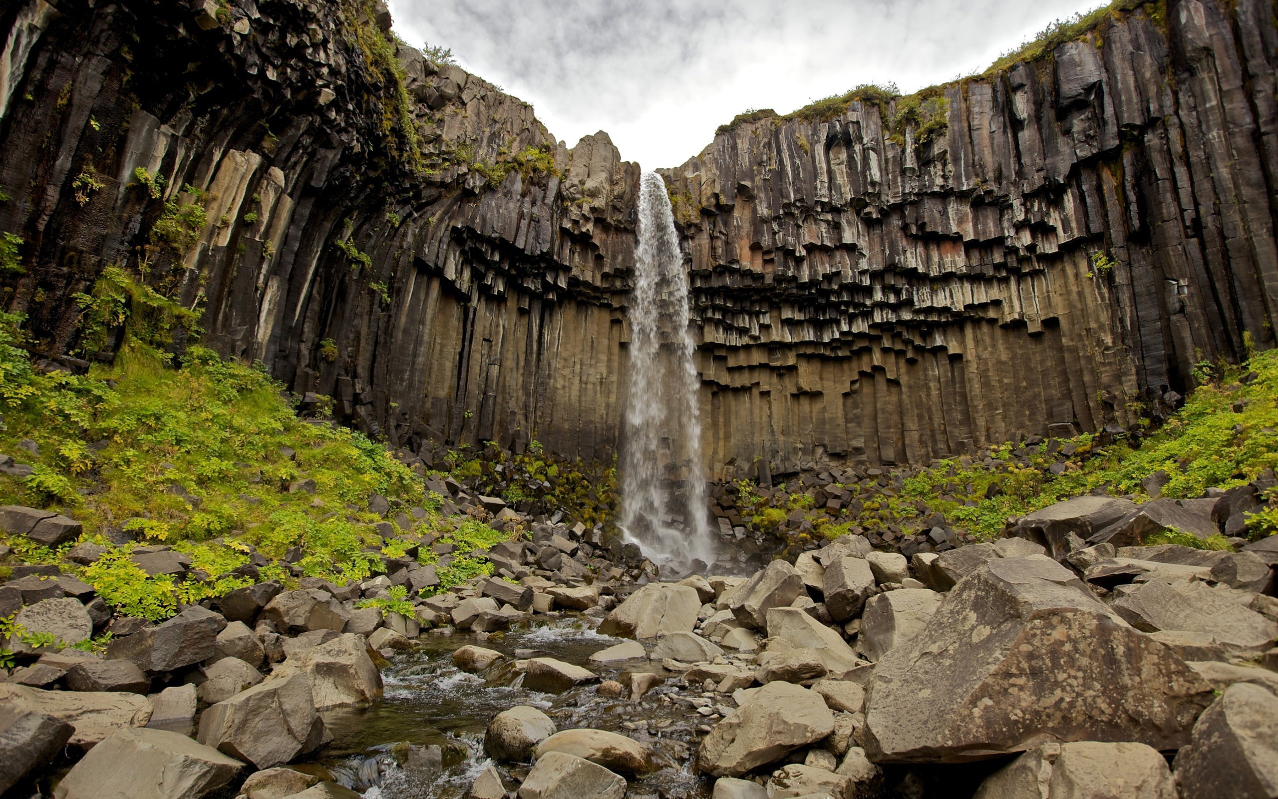 day, iceland, rock formation, formation, flowing water, motion, scenics - nature, non-urban scene, nature, 2K, flowing, water, physical geography, svartifoss, HD Wallpaper
