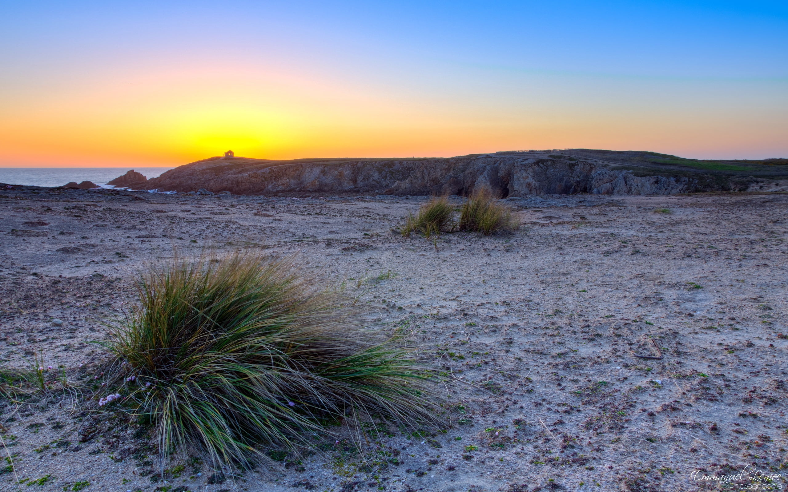 sand Dune, outdoors, dusk, heat - Temperature, nature, sunlight, sand, scenics, sunrise - Dawn, dry, sun, land, grass, 2K, plant, tranquility, orange Color, HD Wallpaper