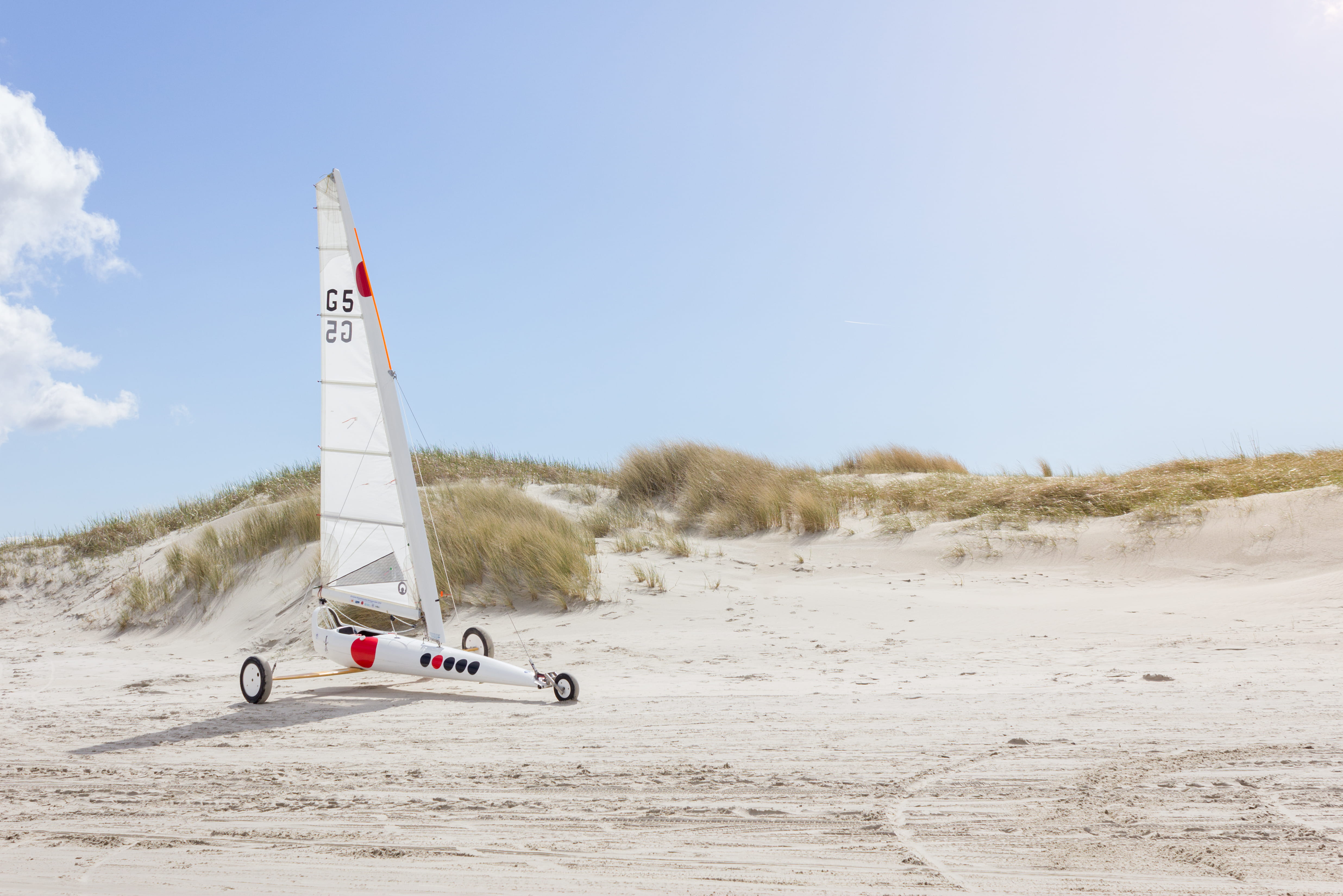 black, sand, wheels, safety, wave, tranquility, vacations, sail, lighthouse, sport, 4K, beach, day, non-urban scene, Sailing, color Image, sports And Fitness, HD Wallpaper