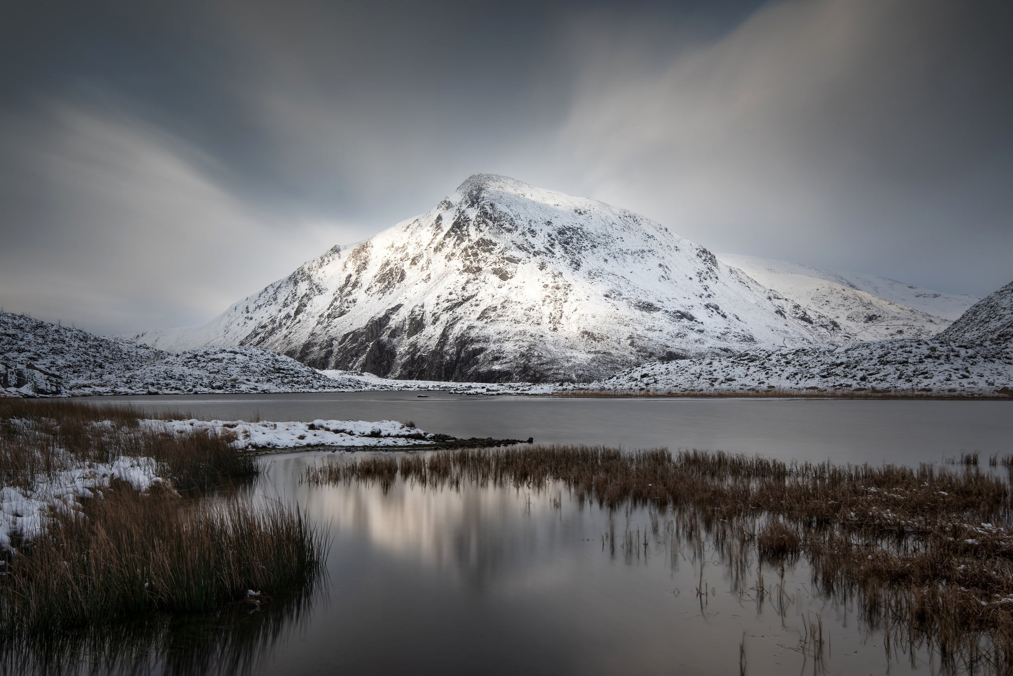 snow, England, Pen Yr Ole Wen, lake, 1080P, mountains, winter, HD Wallpaper