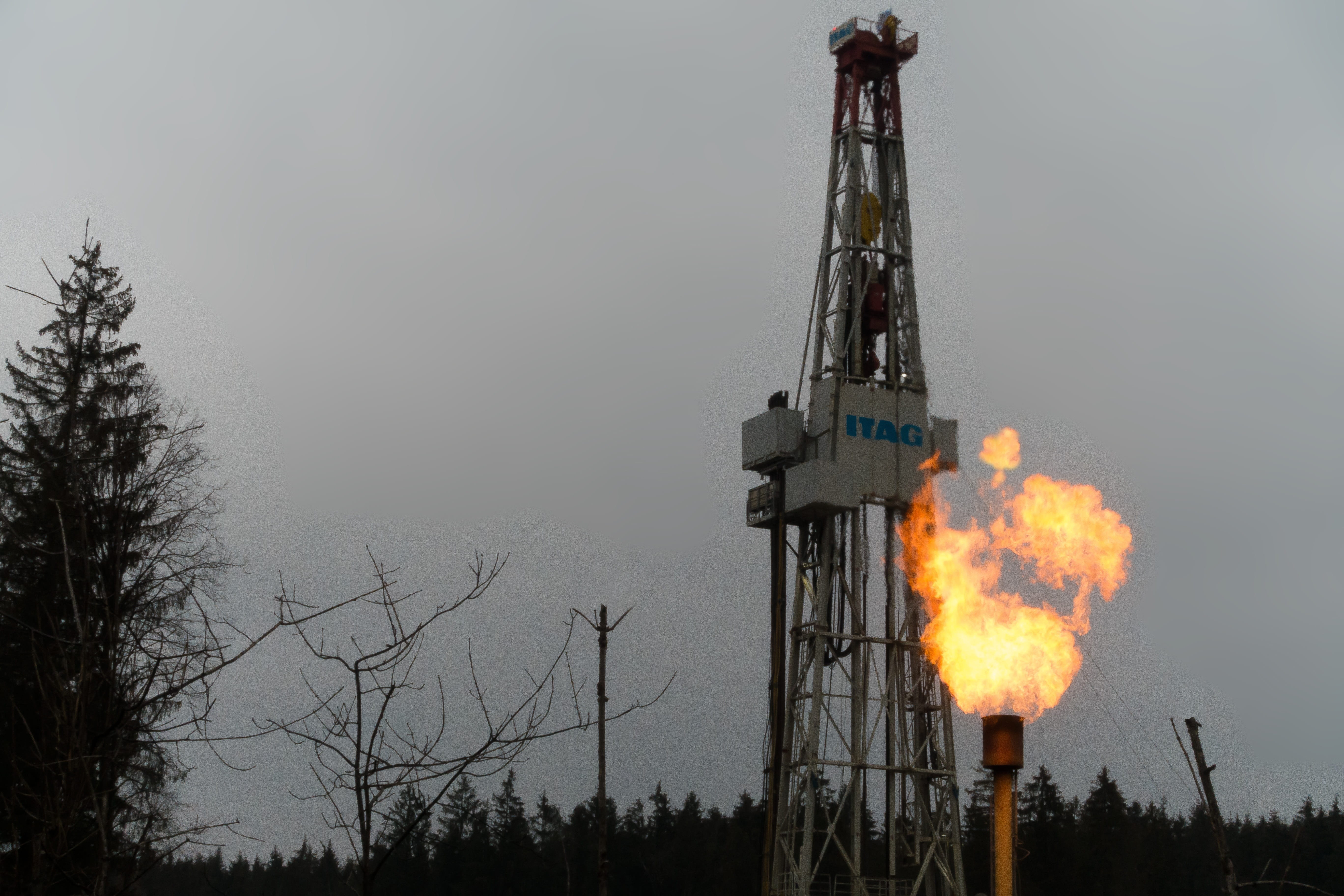 day, flaring, sky, site, Geothermal Energy, earths crust, hole, oil industry, tower, combined heat and power, built structure, Drilling, fire, electric current, HD Wallpaper