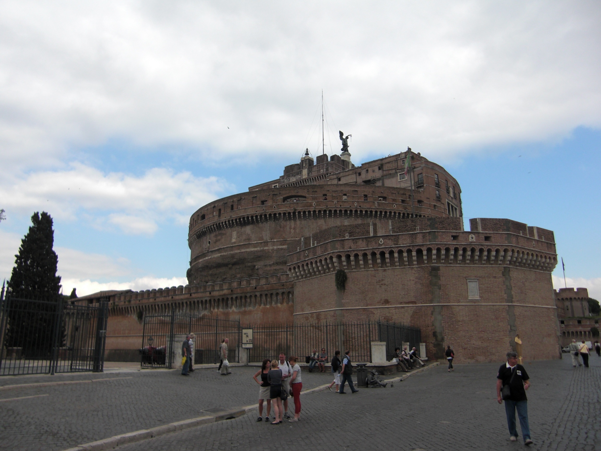 architecture, incidental people, europe, group of people, day, rome - Italy, cloud - sky, 1080P, rome, building, romans, tourism, ancient civilization, HD Wallpaper
