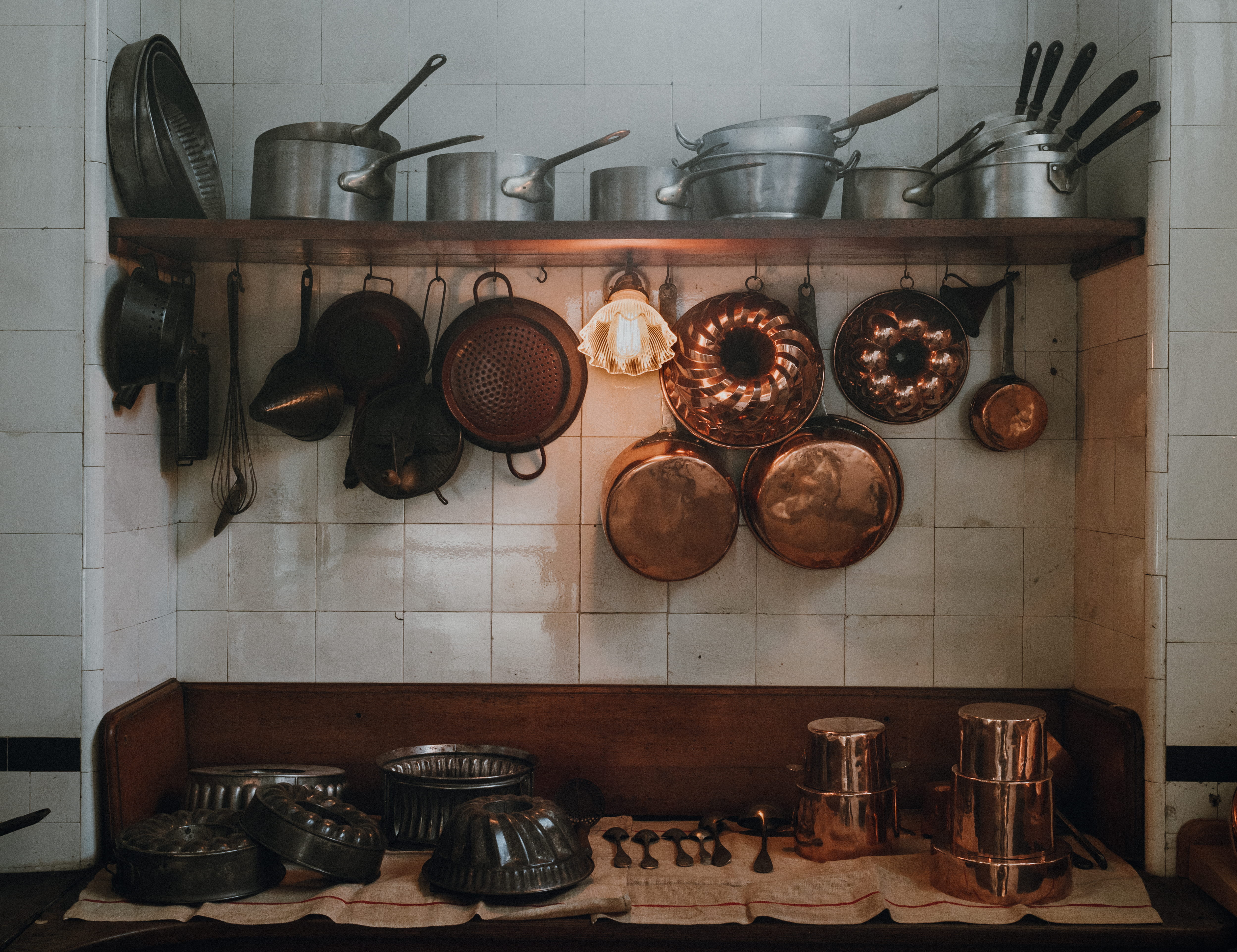 household equipment, cook, ladle, choice, wall, kitchen, old kitchen, pot, hang, domestic room, domestic kitchen, tile, cutlery, shelf, flooring, interior, HD Wallpaper