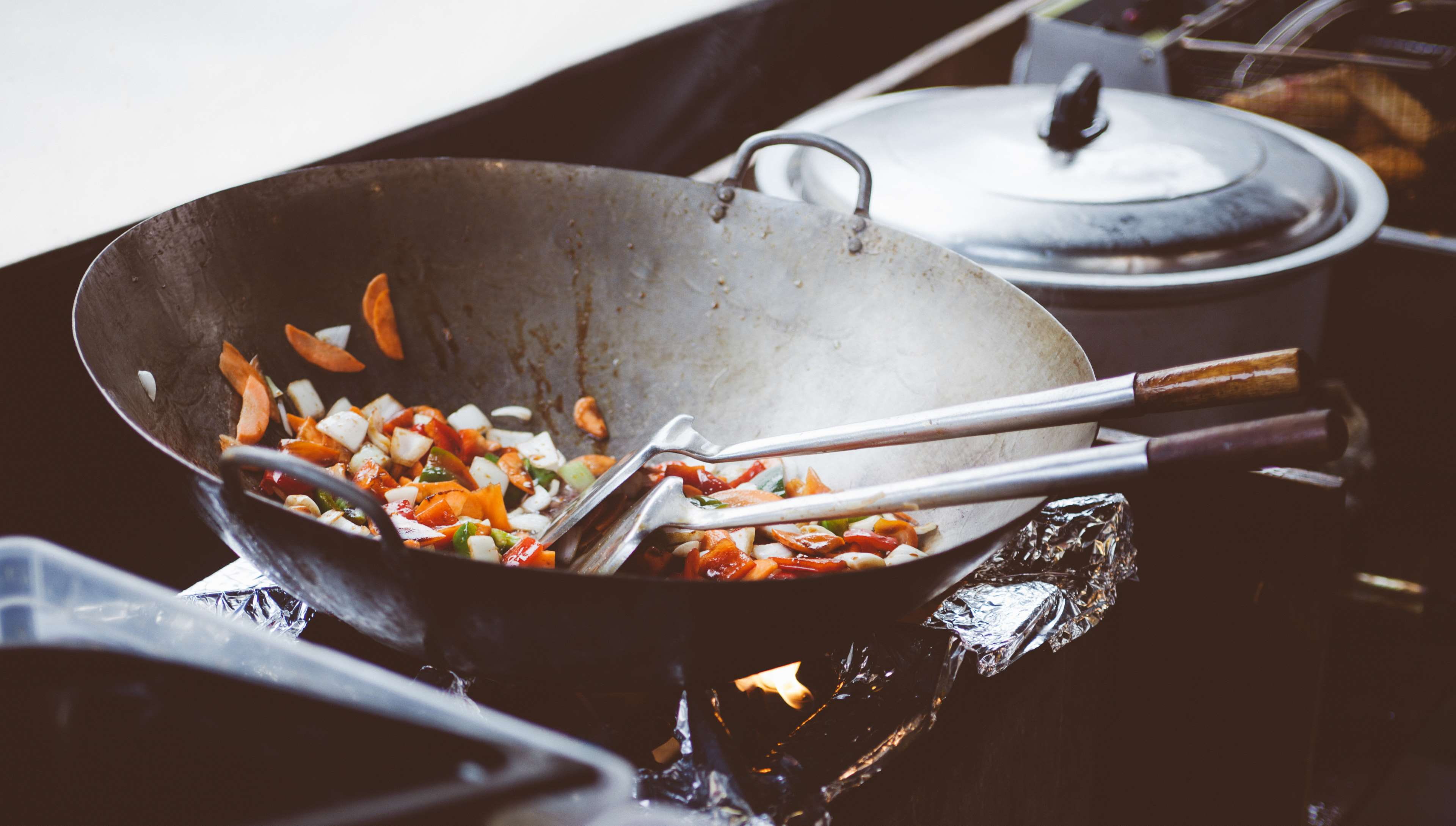 pan, cooking pan, 4K, kitchen utensil, stove, dish, domestic room, fried, food and drink, dinner, healthy eating, freshness, delicious, preparing food, HD Wallpaper