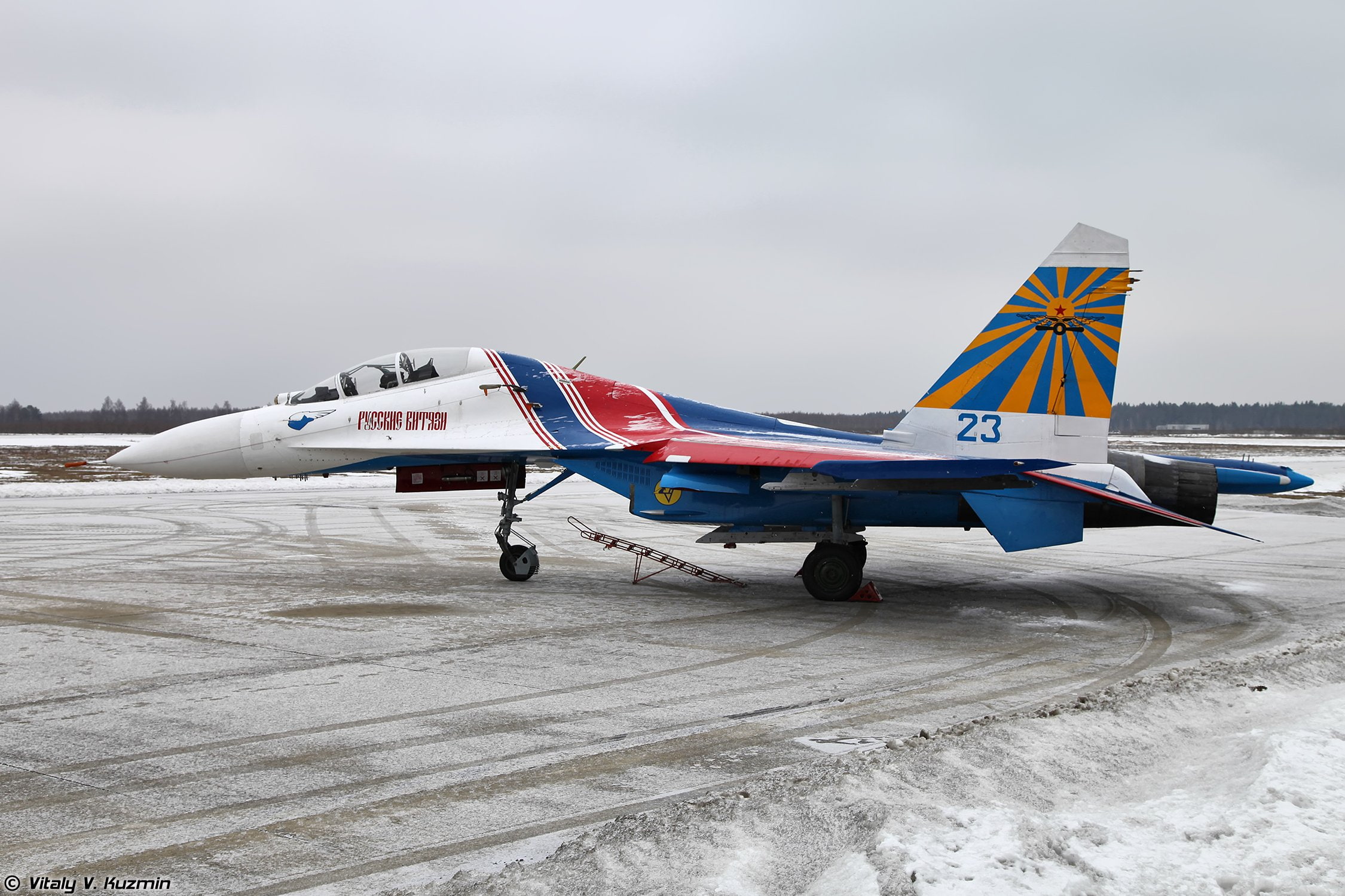 russia, red, demo, vehicle, aerobatics, mig, team, flights, relay, military, aircraft, paralympic, torch, swifts, star, 1080P, 29ub, jet, kubinka, russian, HD Wallpaper