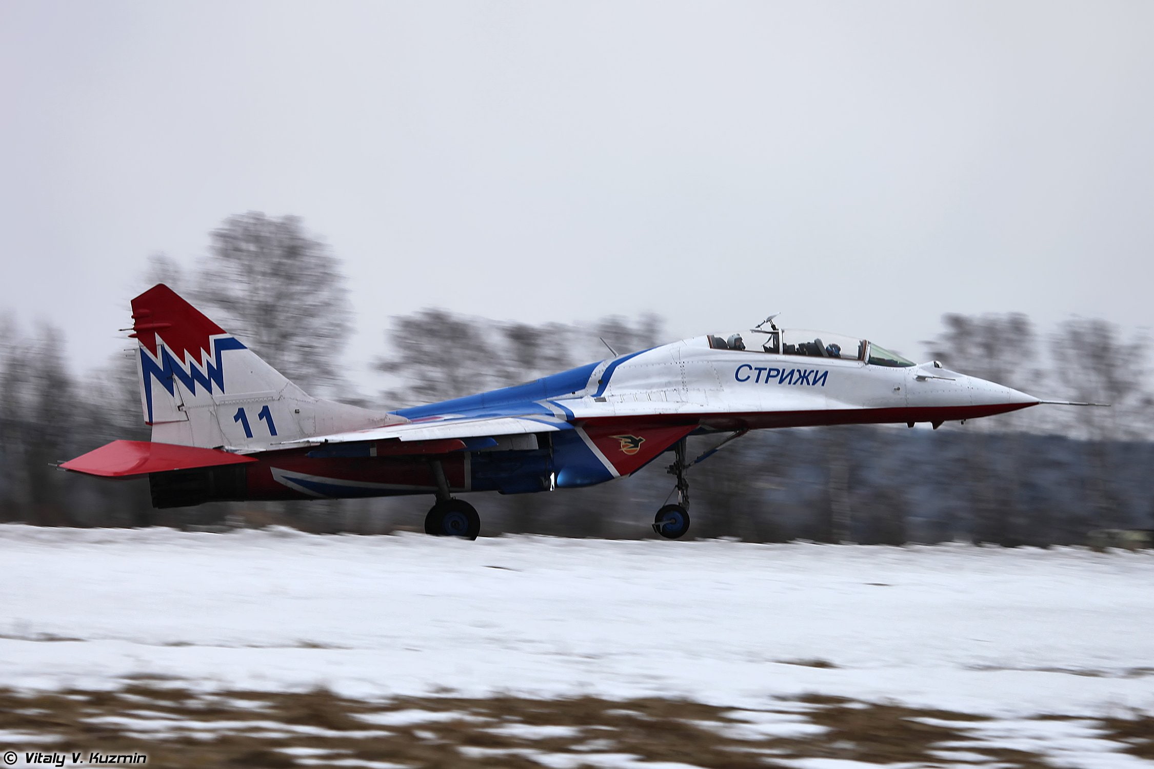 relay, star, red, vehicle, jet, russian, swifts, kubinka, paralympic, mig, aerobatics, military, torch, demo, russia, team, 29ub, fighter, flights, aircraft, HD Wallpaper