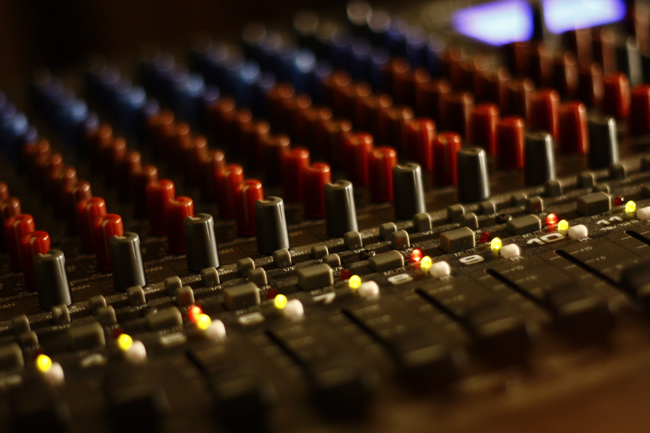 control, dj, mixing, in a row, closeup, equipment, mixer, noise, electrical equipment, studio, technology, sound mixer, selective focus, knob, no people, HD Wallpaper